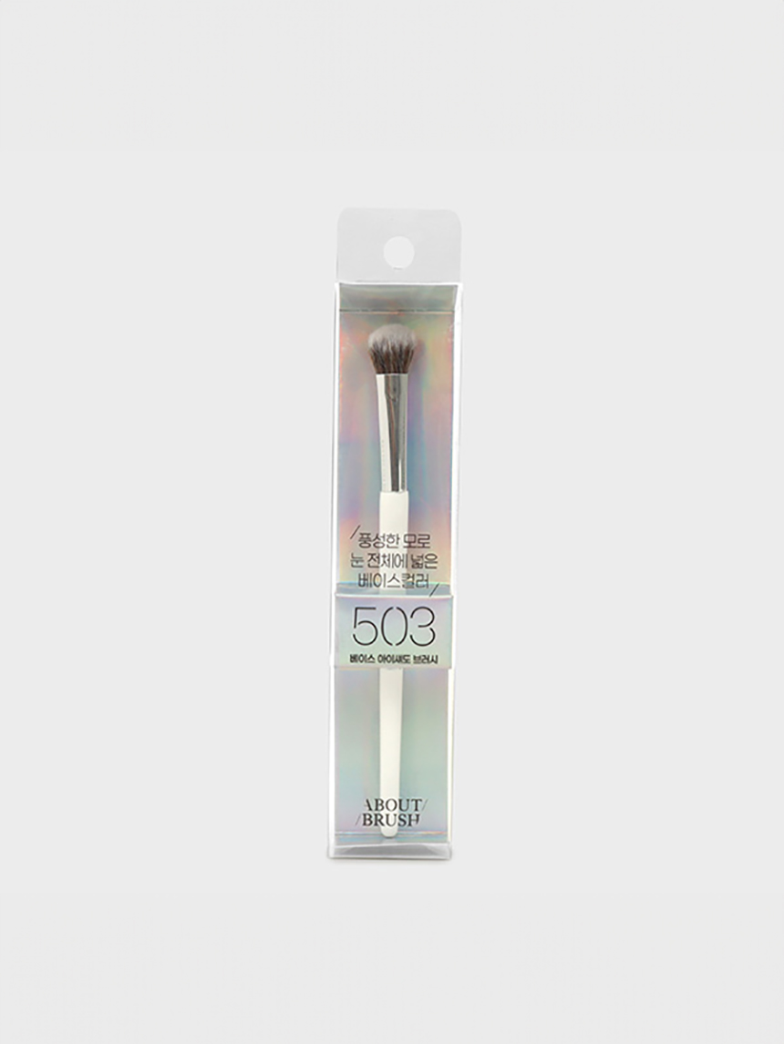 DAISO base shadow brush 503