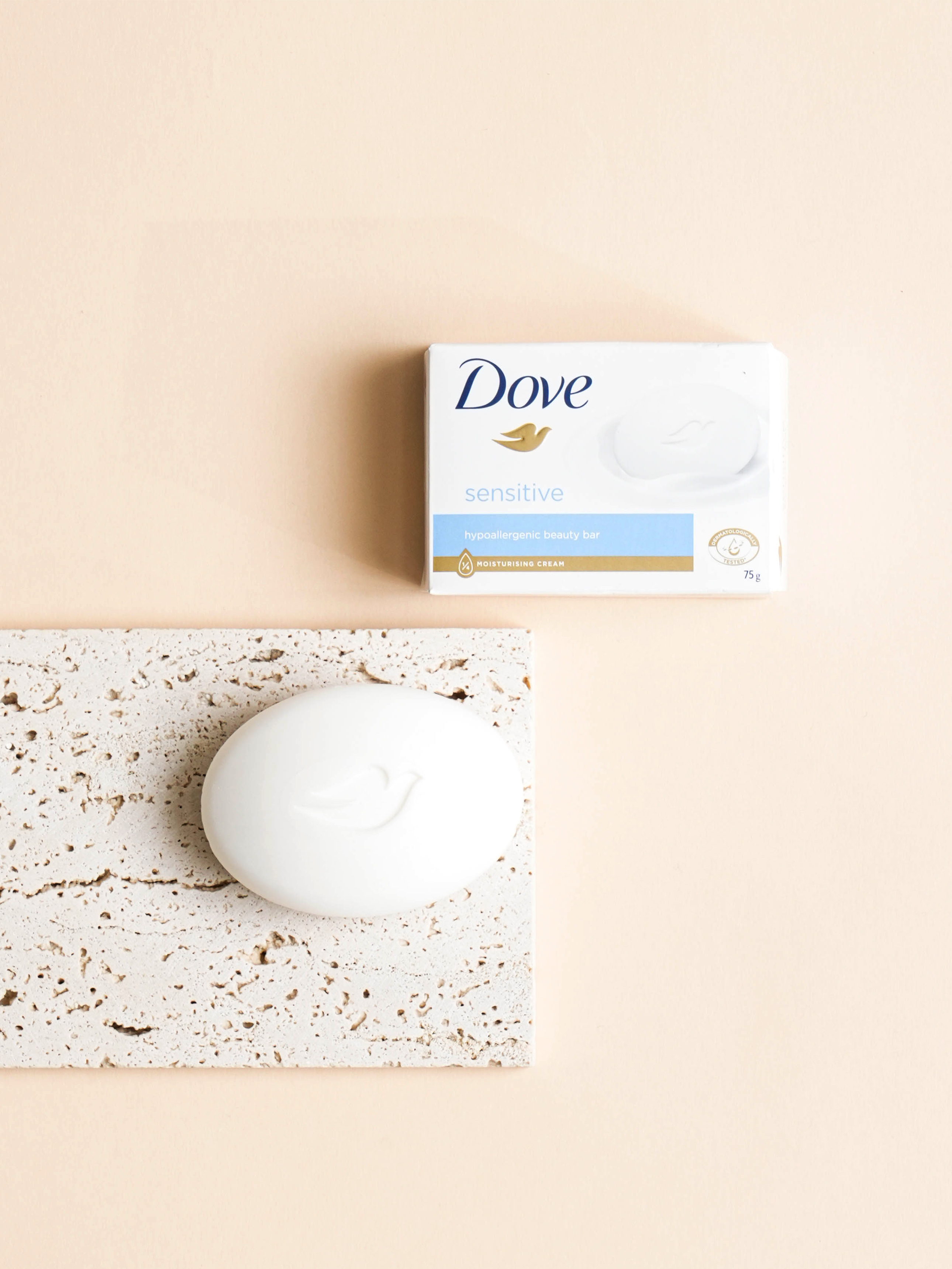 DAISO Dove Sensitive Bar 75g