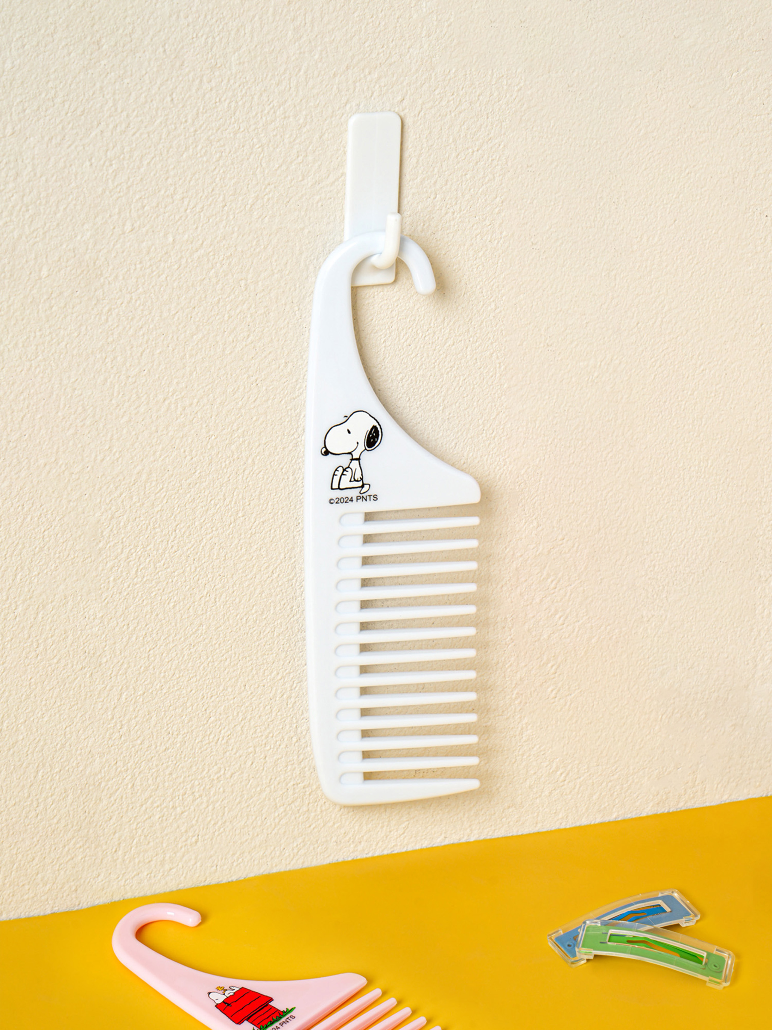 DAISO Peanut_Hanging Axe Comb