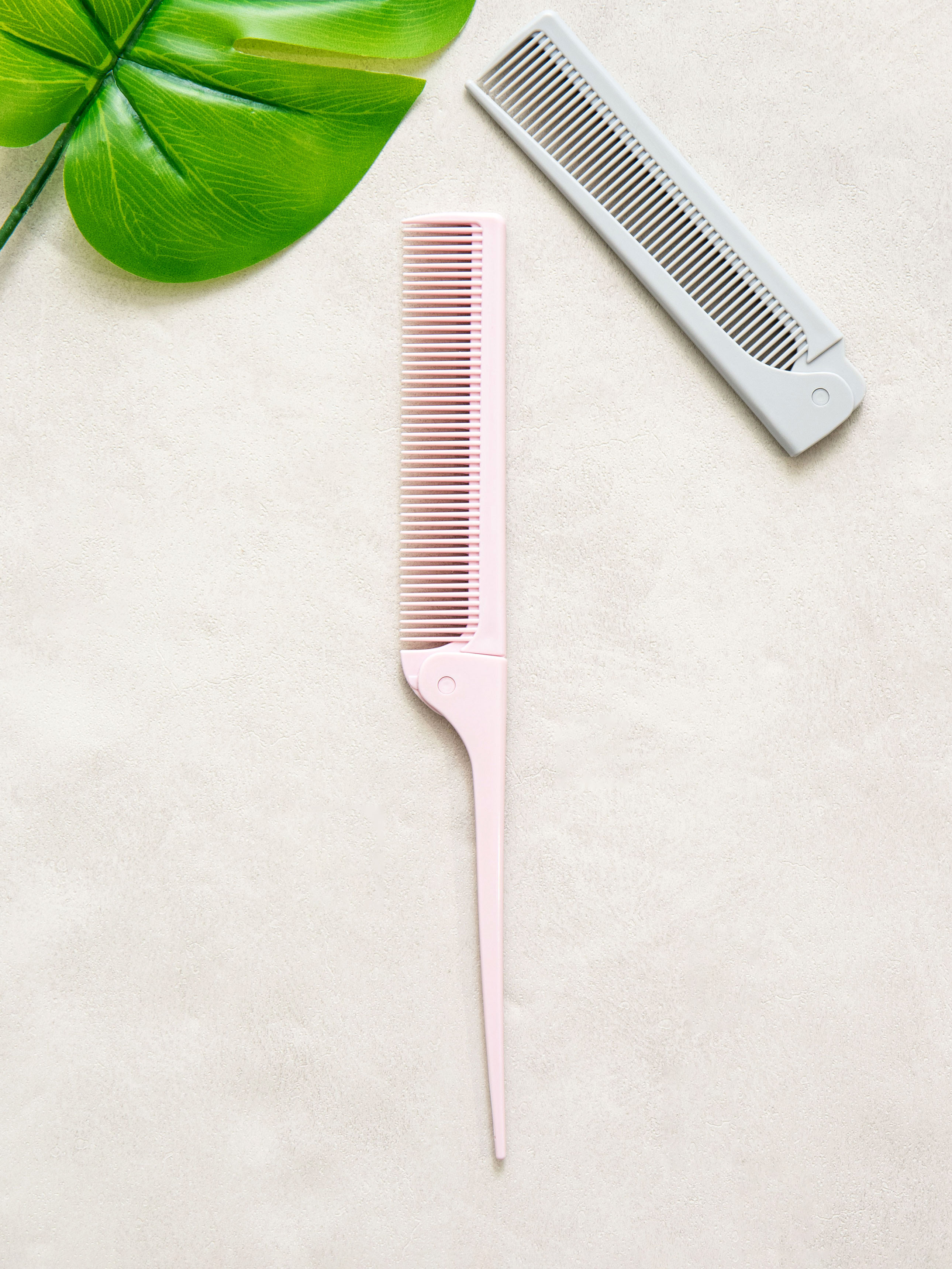 DAISO Folding Tail Comb