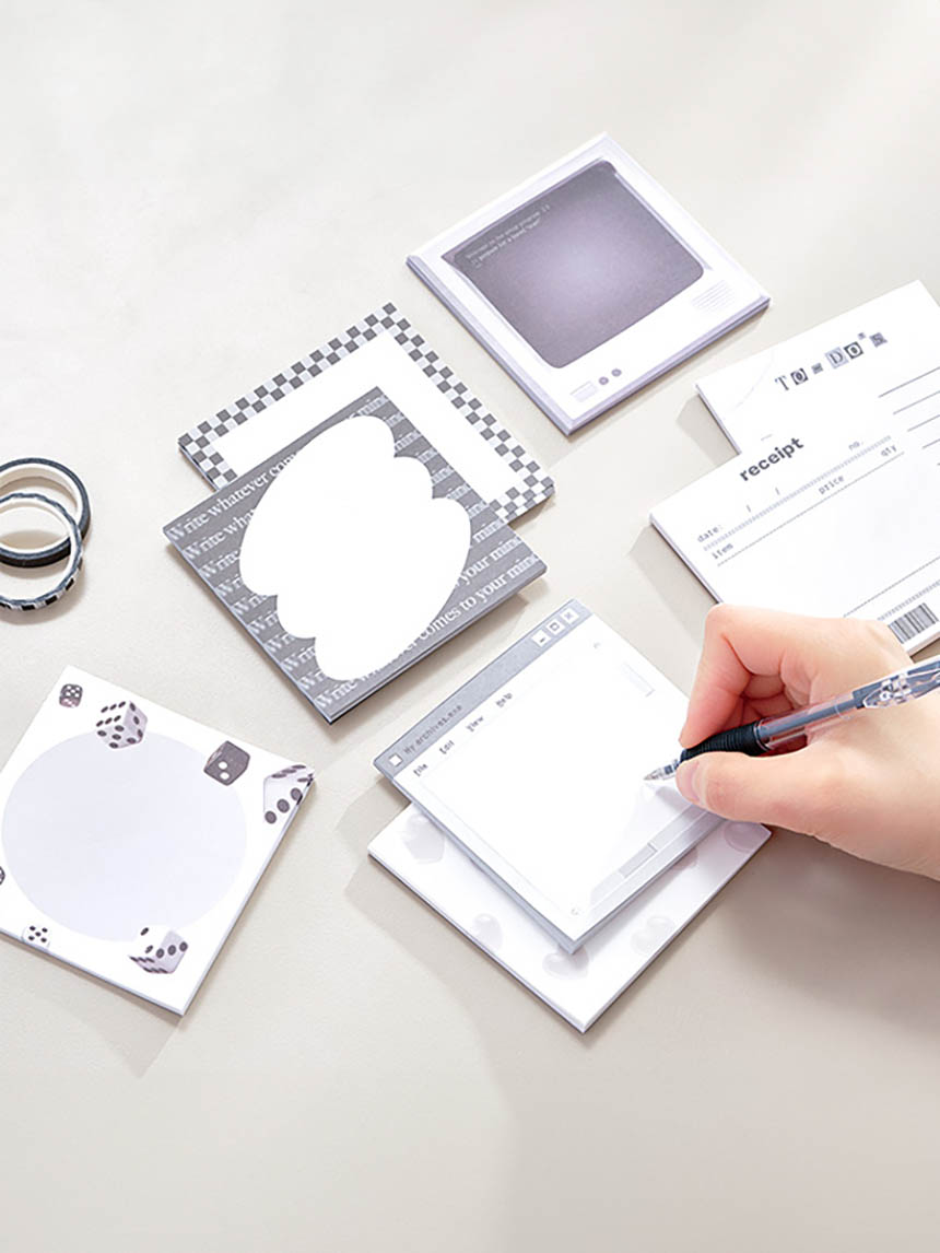 DAISO 4 types of memo pads (black and white/100 sheets)