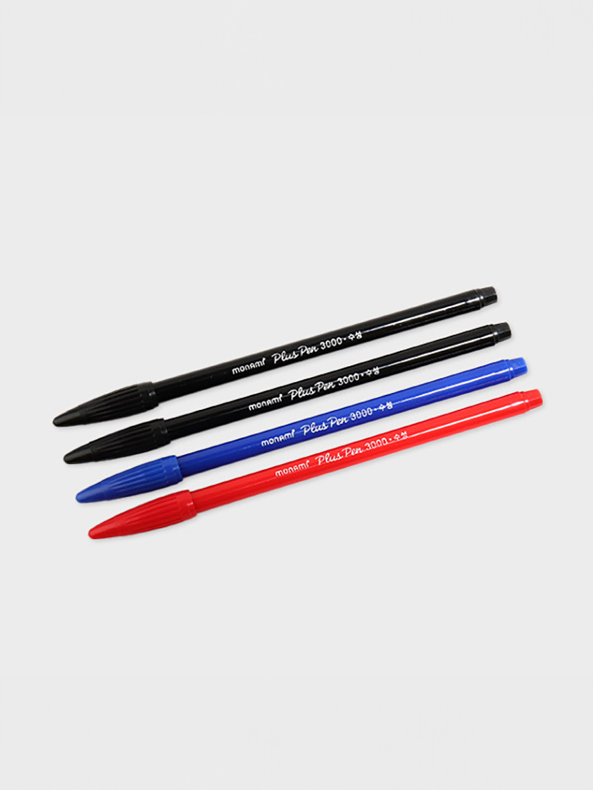 DAISO Monami Plus Pen (Black/Blue/4 pcs)