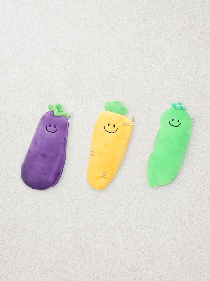 DAISO Vegetable-shaped stuffed multi-case