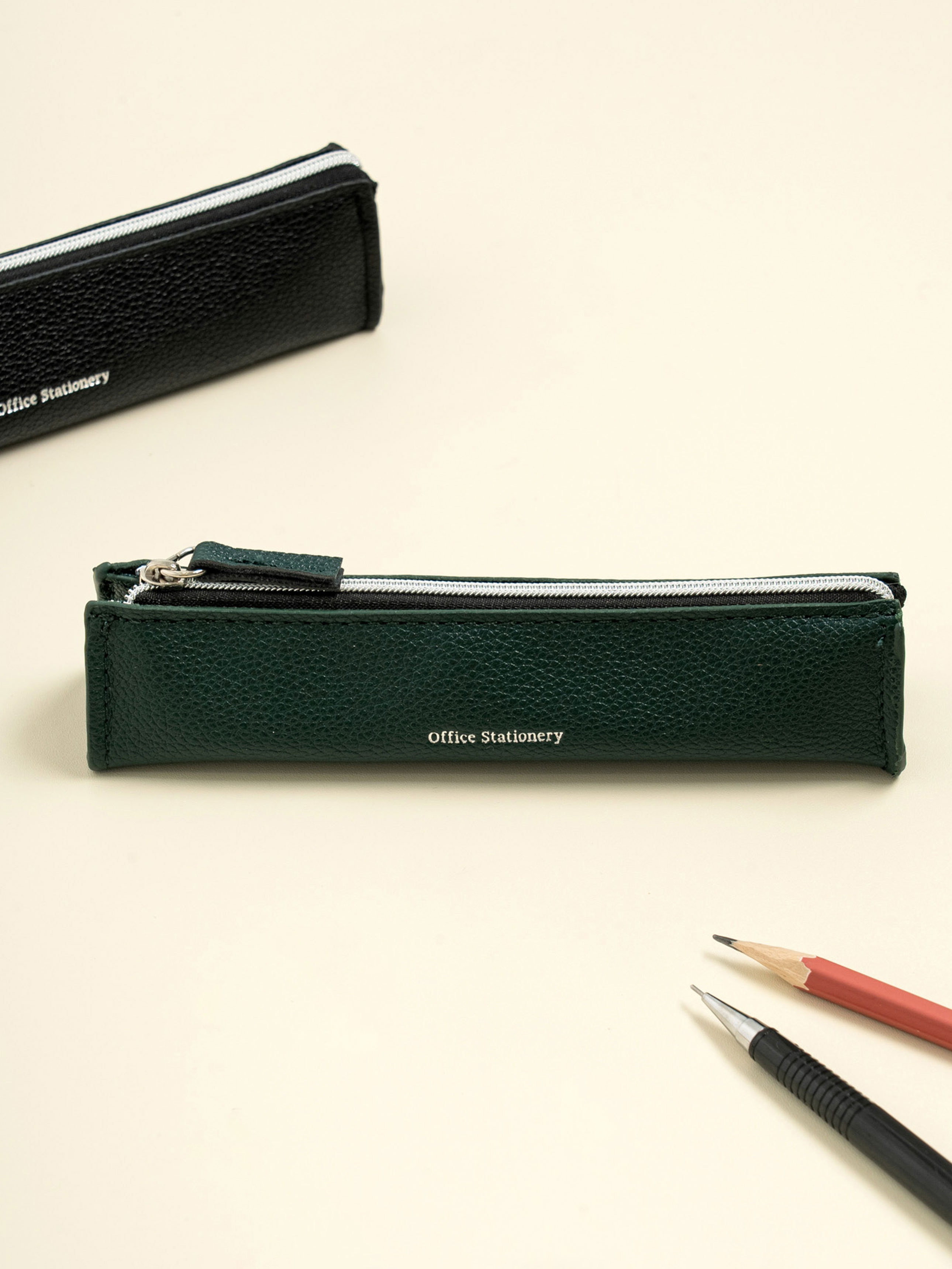 DAISO Office_Triangle Pen Case