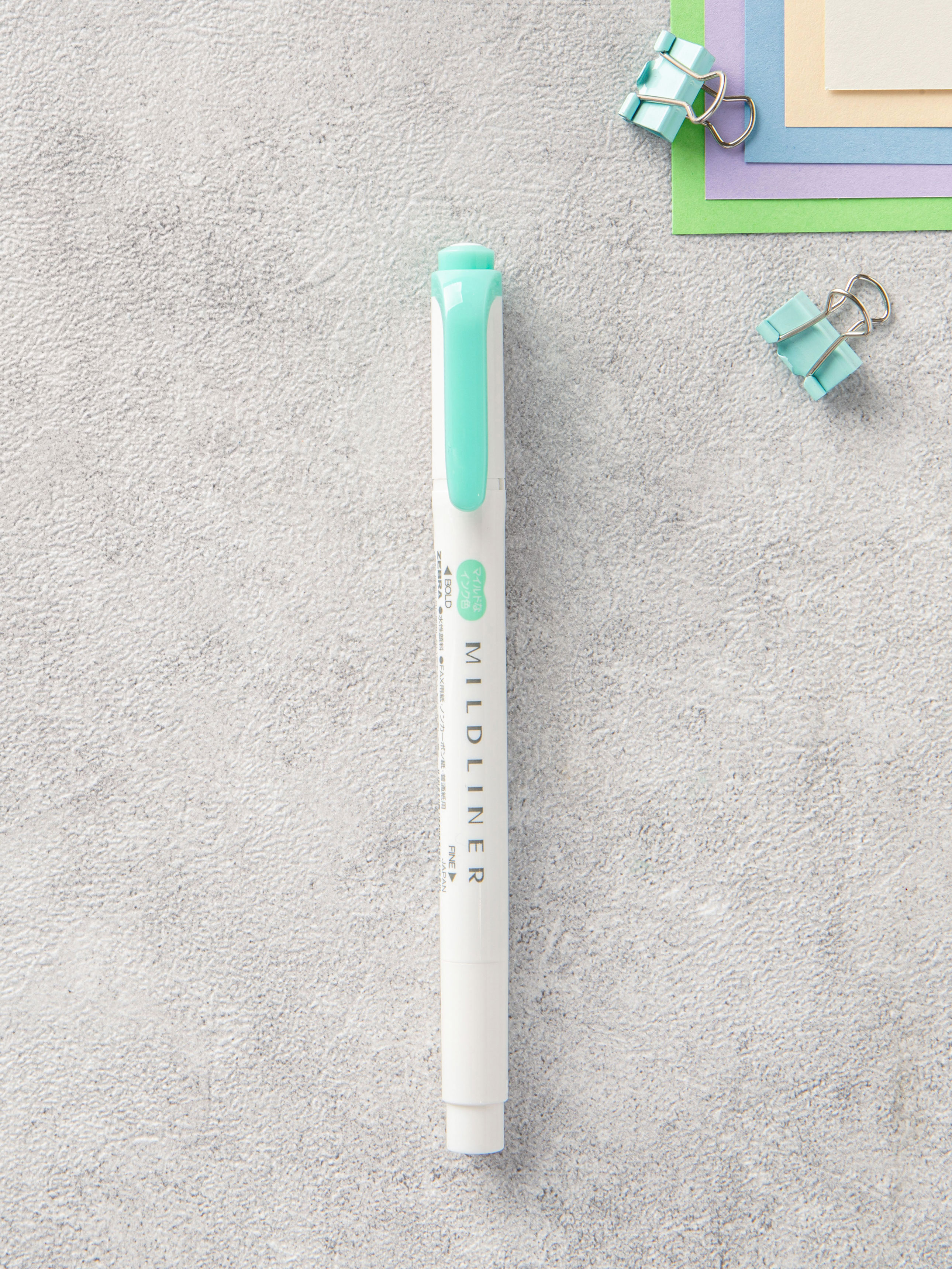 DAISO Zebra Mildliner Twin Blue Green