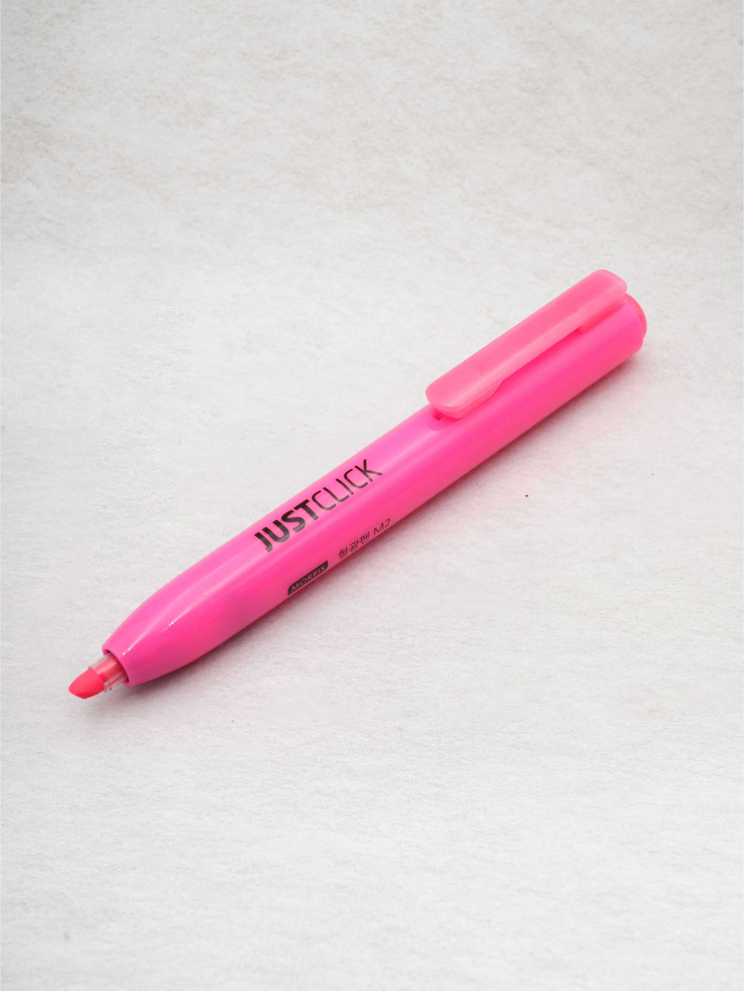 DAISO Knock-type highlighter (Pink)