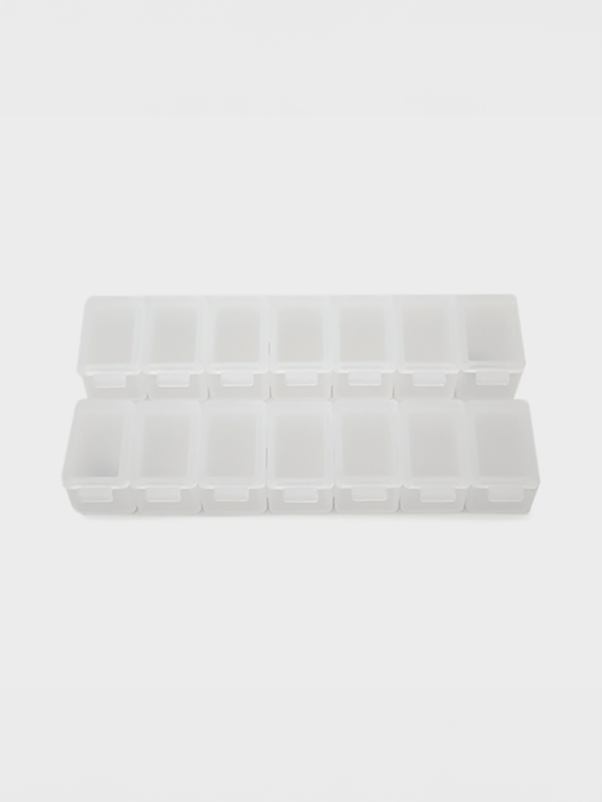 DAISO Split 14-compartment medicine bottle