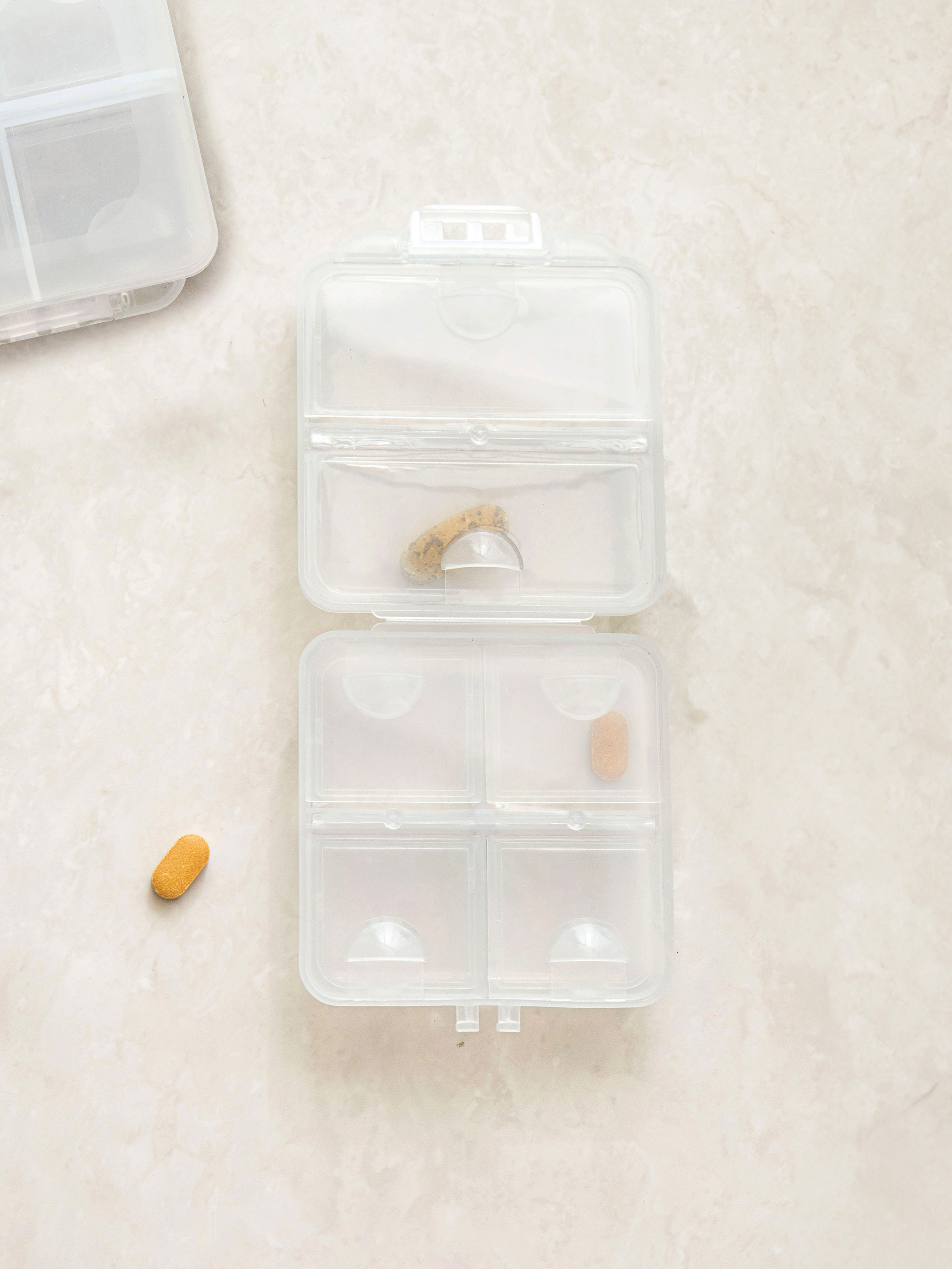 DAISO 2-tier folding medicine bottle with 6 compartments