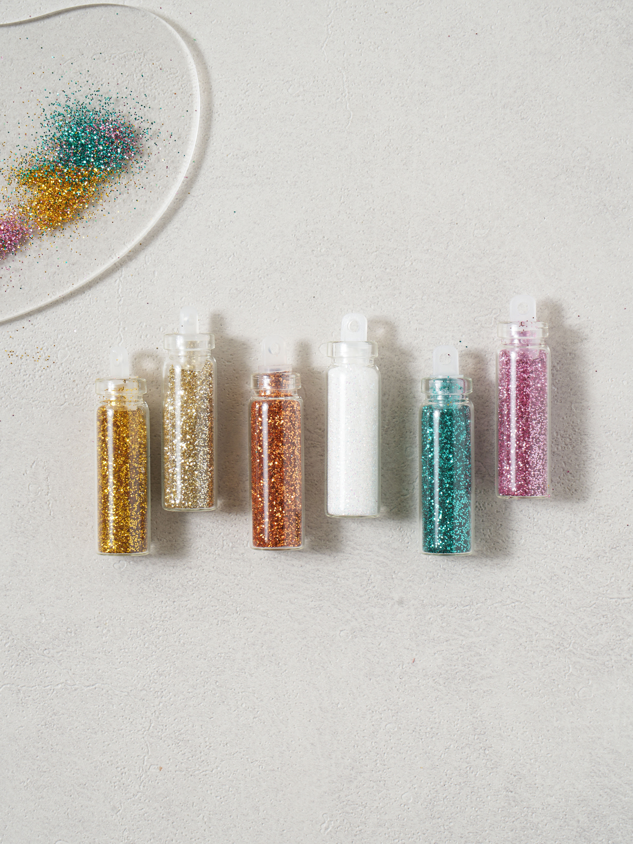 DAISO Small bottle glitter nail decoration 6P (thin type)