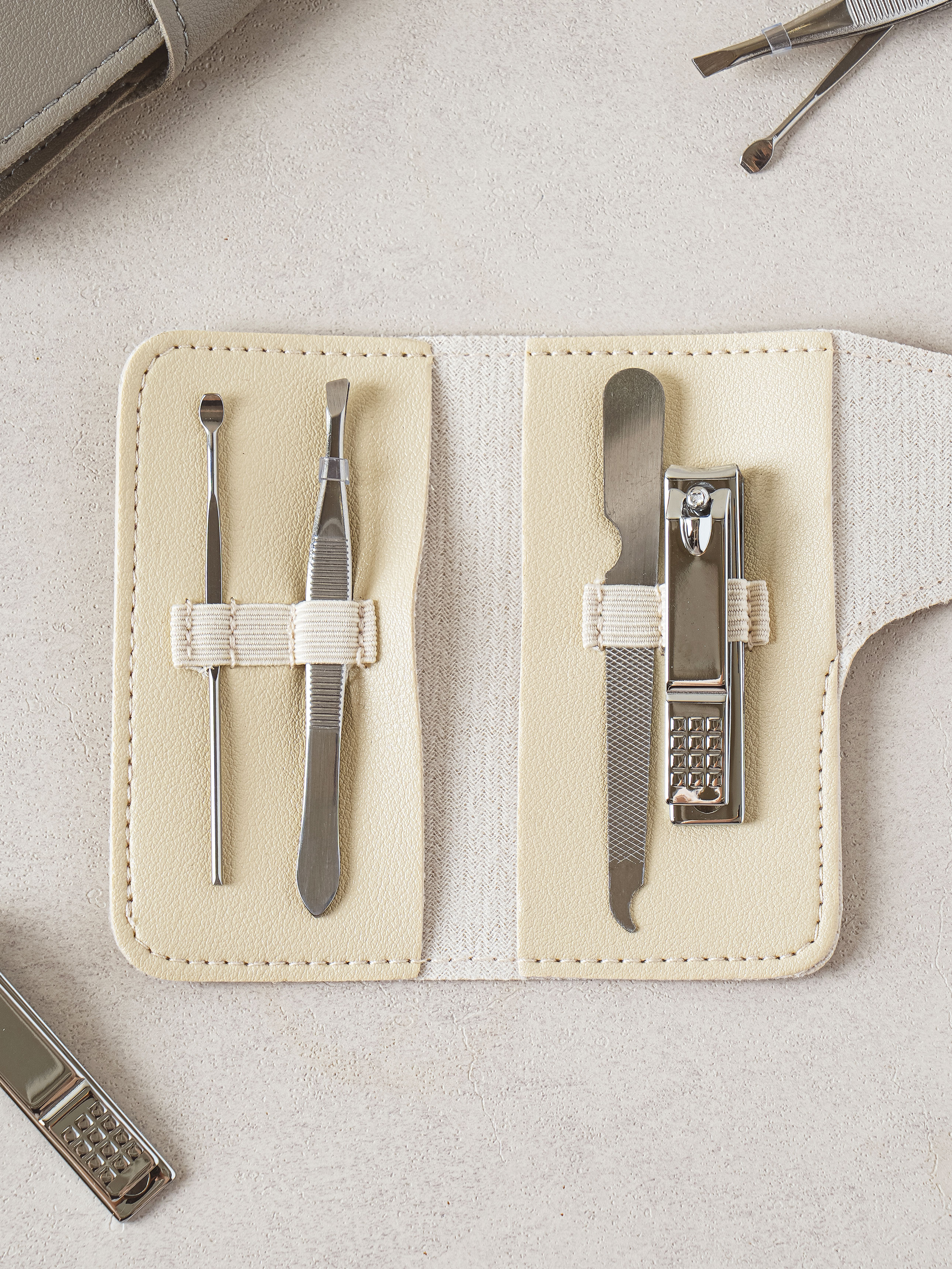 DAISO Synthetic leather Pouch nail clipper set