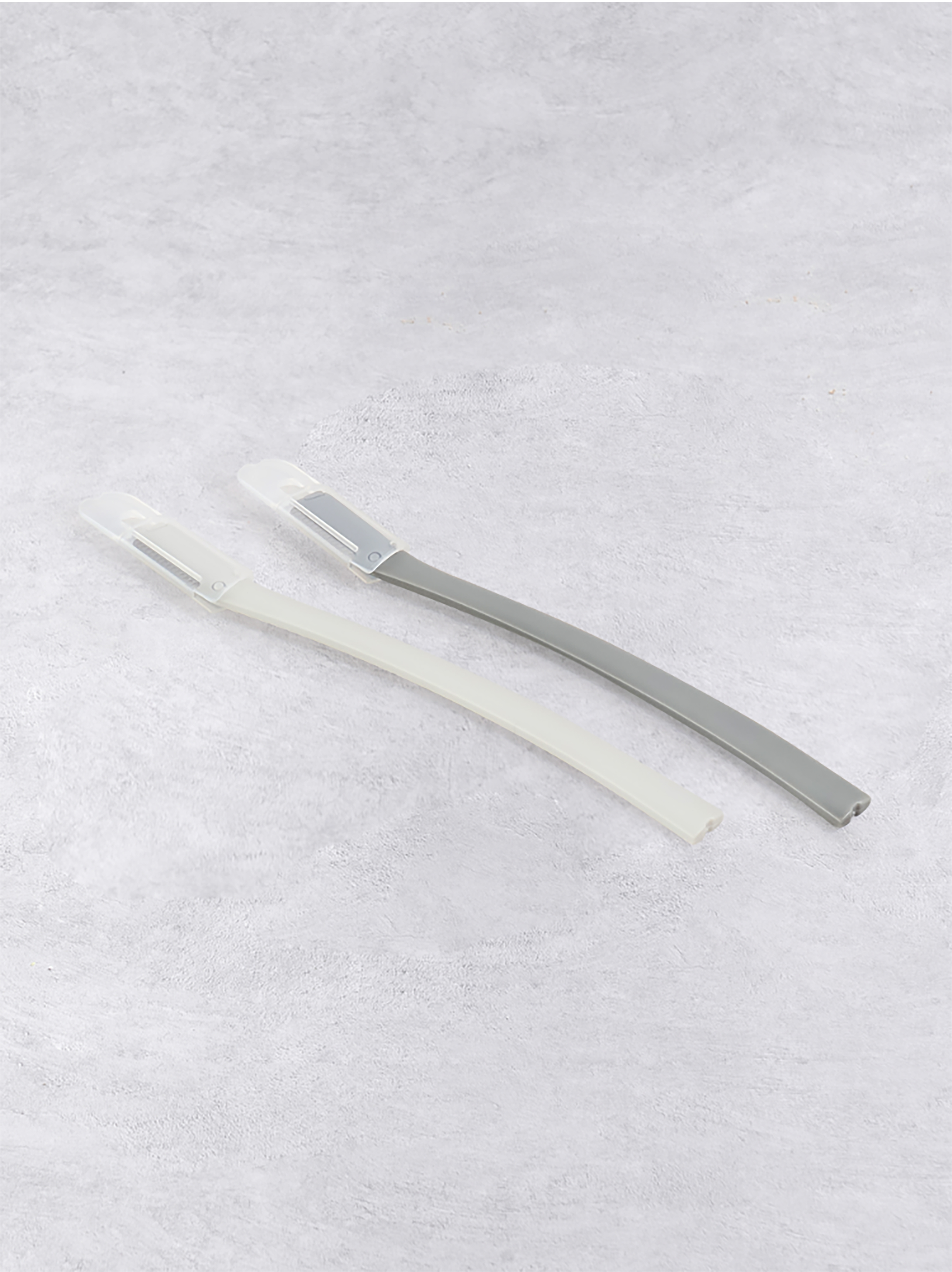 DAISO 2p straight eyebrow razor