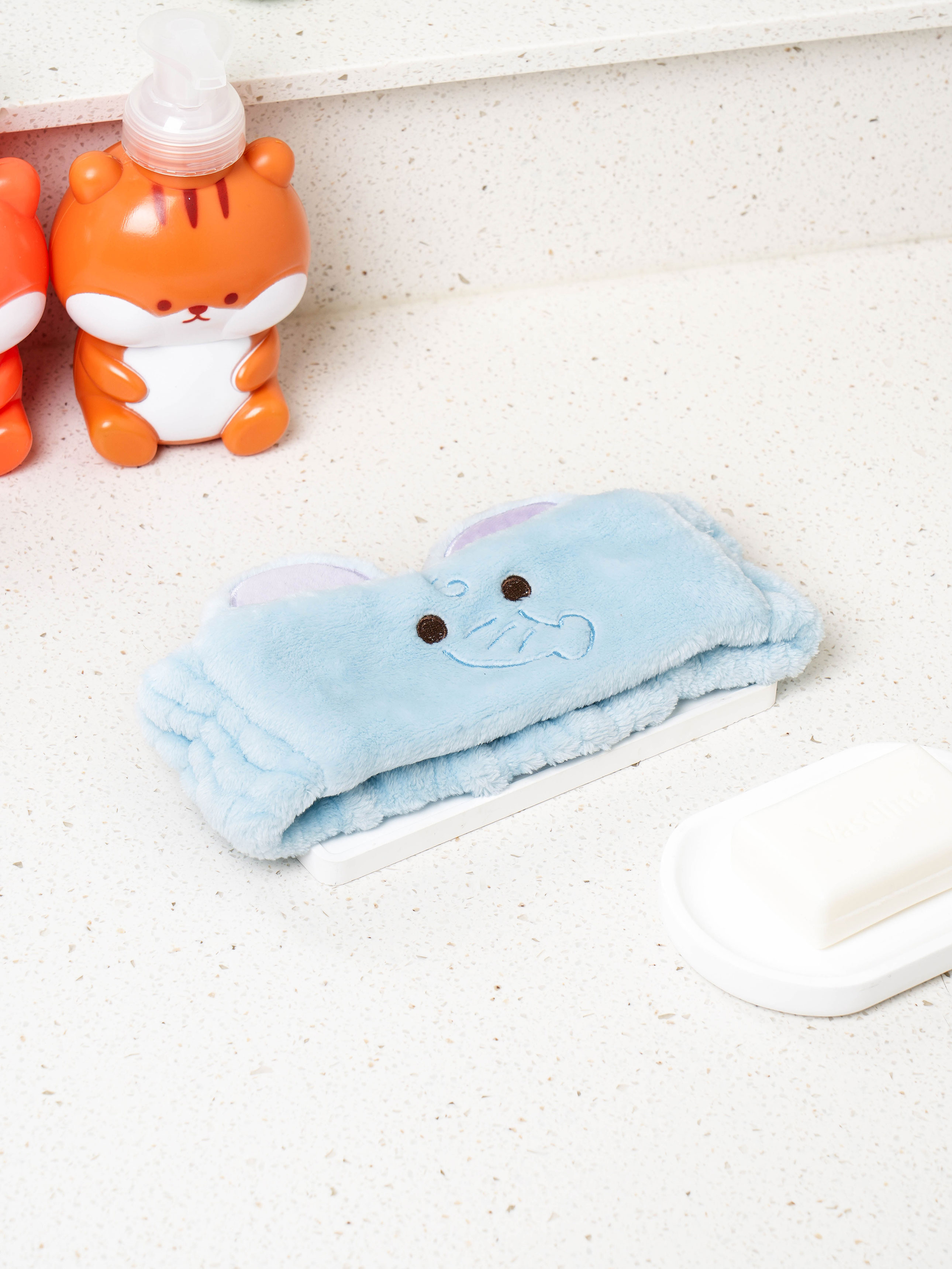 DAISO Chubby Buddy_Elephant Washing Band