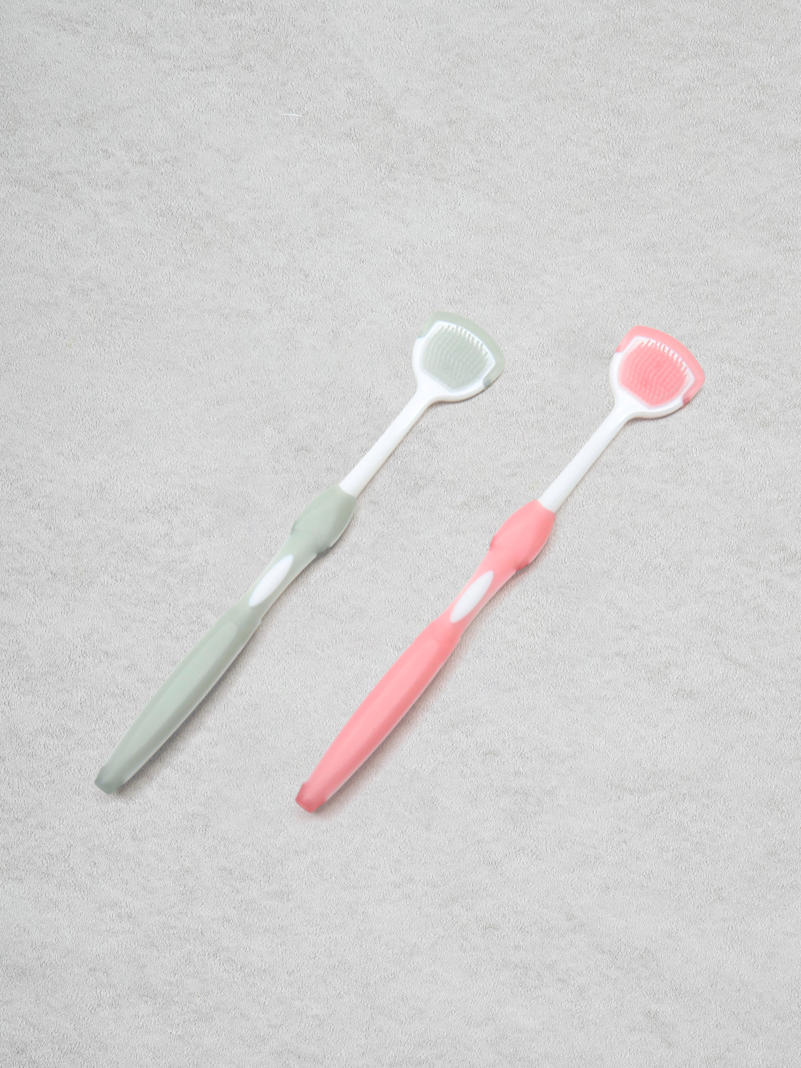 DAISO Brush-type tongue cleaner 2P