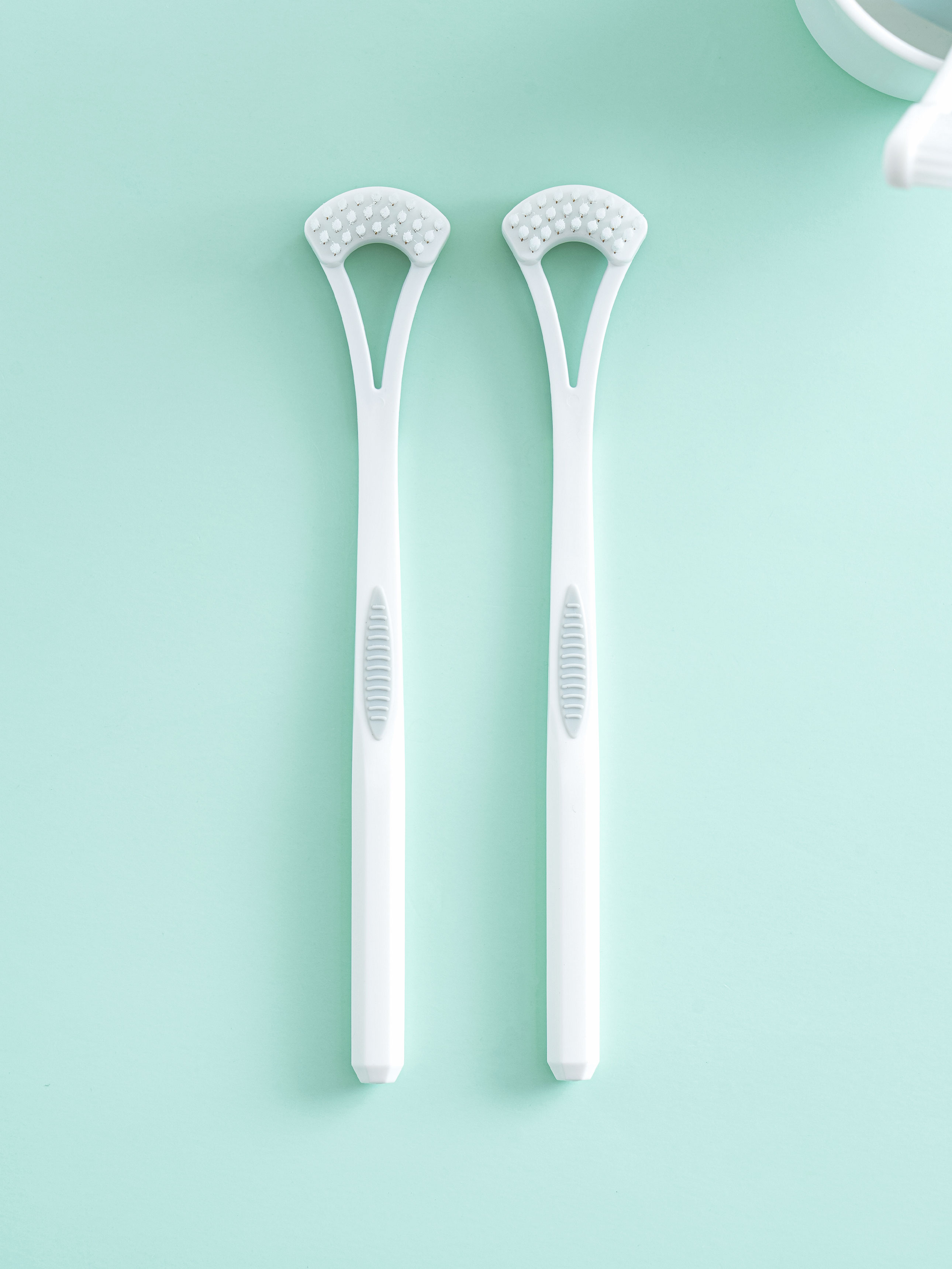 DAISO Brush type tongue cleaner 2 pieces