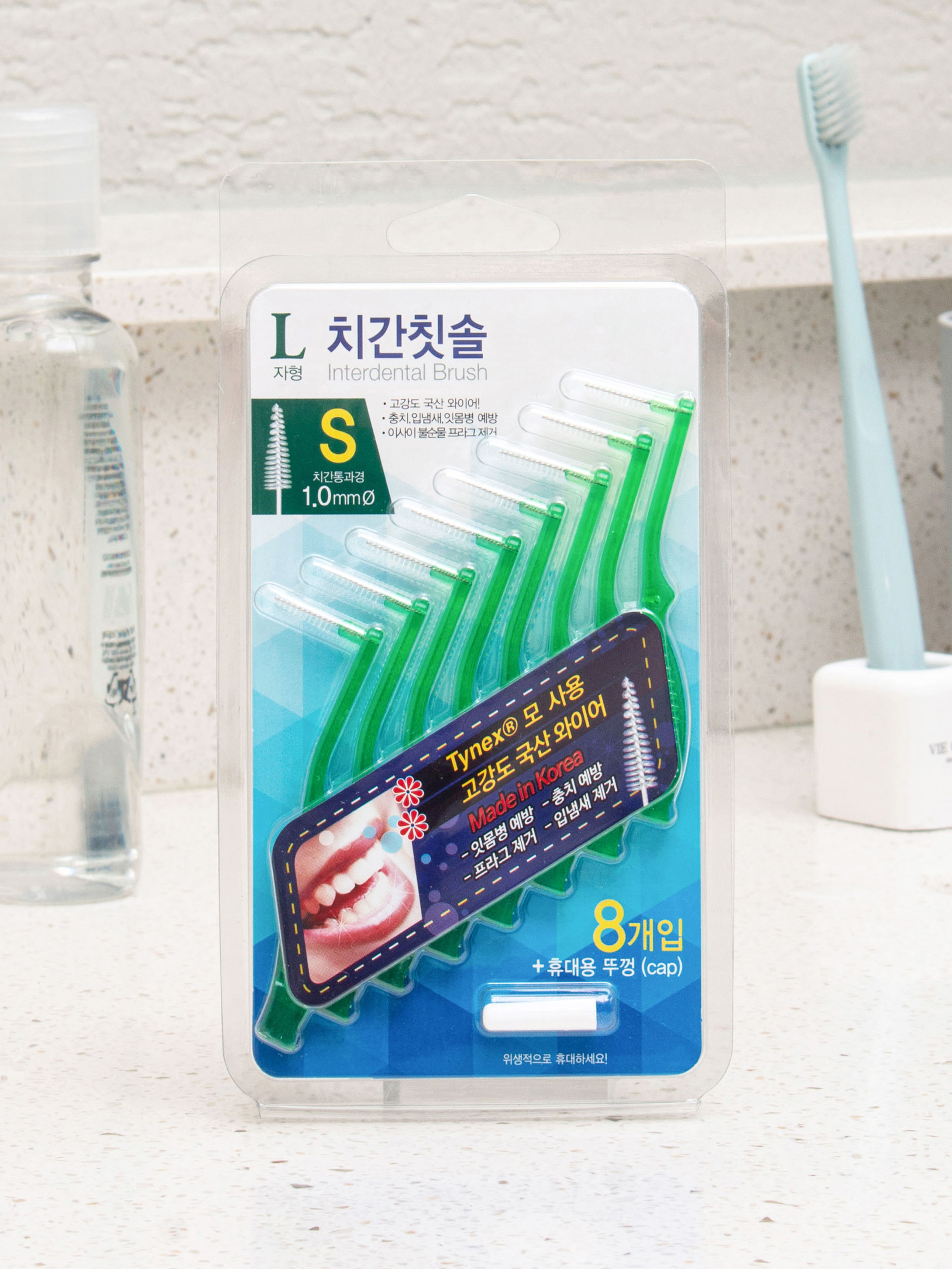 DAISO L-shaped interdental brush 8P+Cap1p(S)1.0