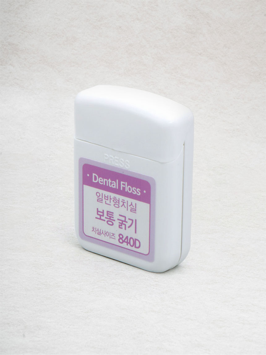 DAISO Regular floss (50m)