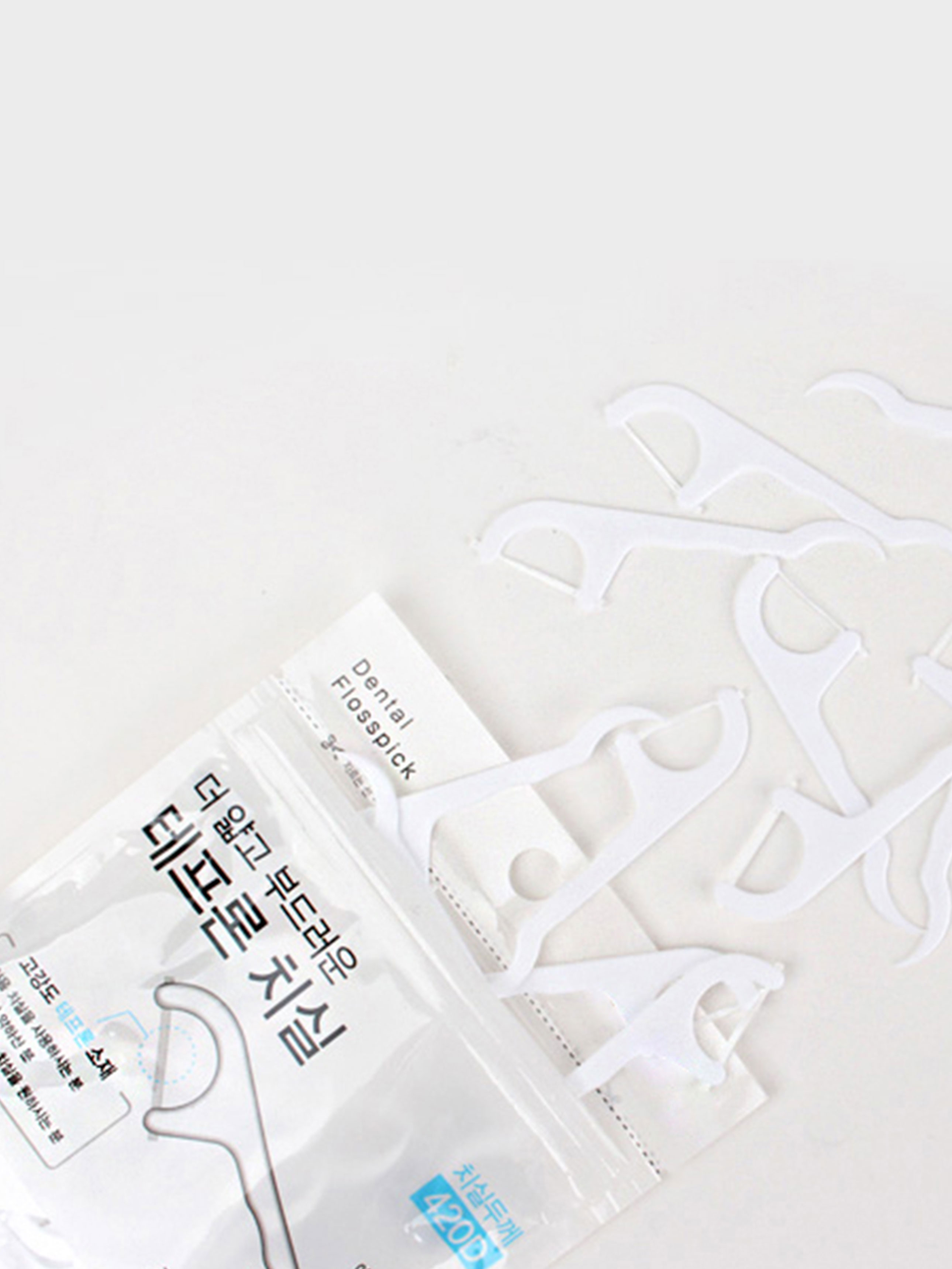 DAISO Teflon zipper bag dental floss 40P