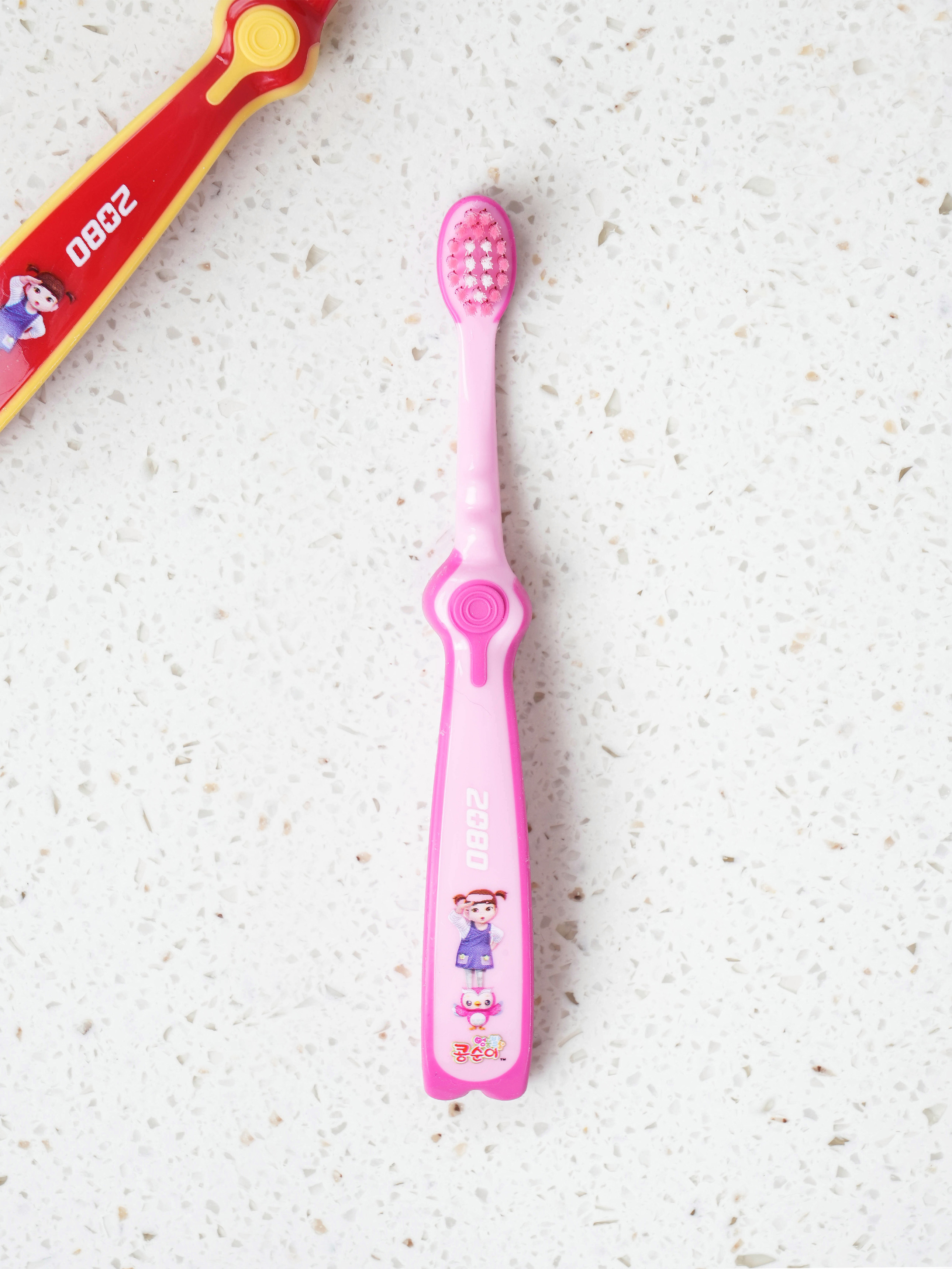 DAISO 2080 Kids 2-Step Kongsooni Toothbrush