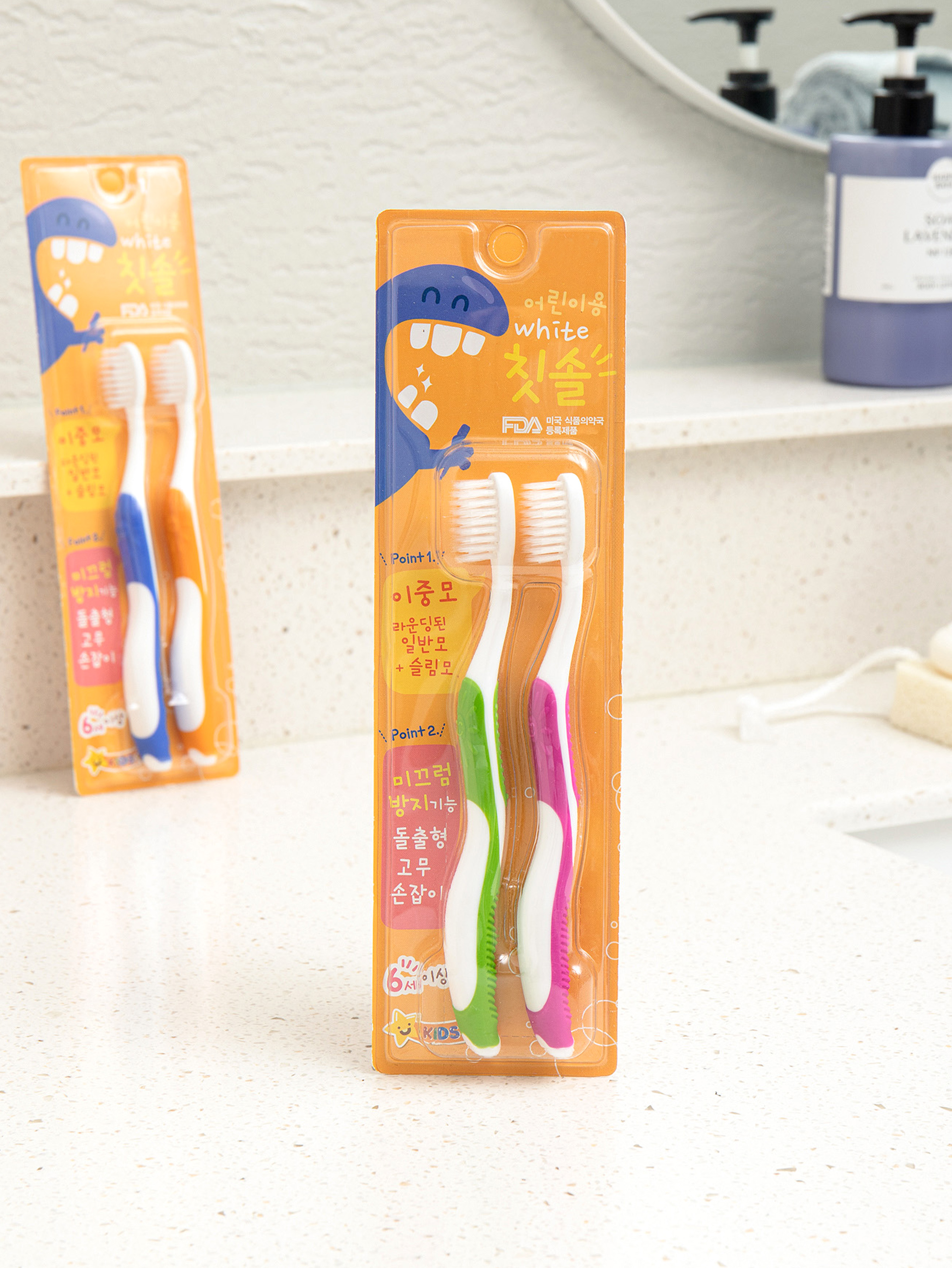 DAISO Dental Care Toothbrush 2P (for children)