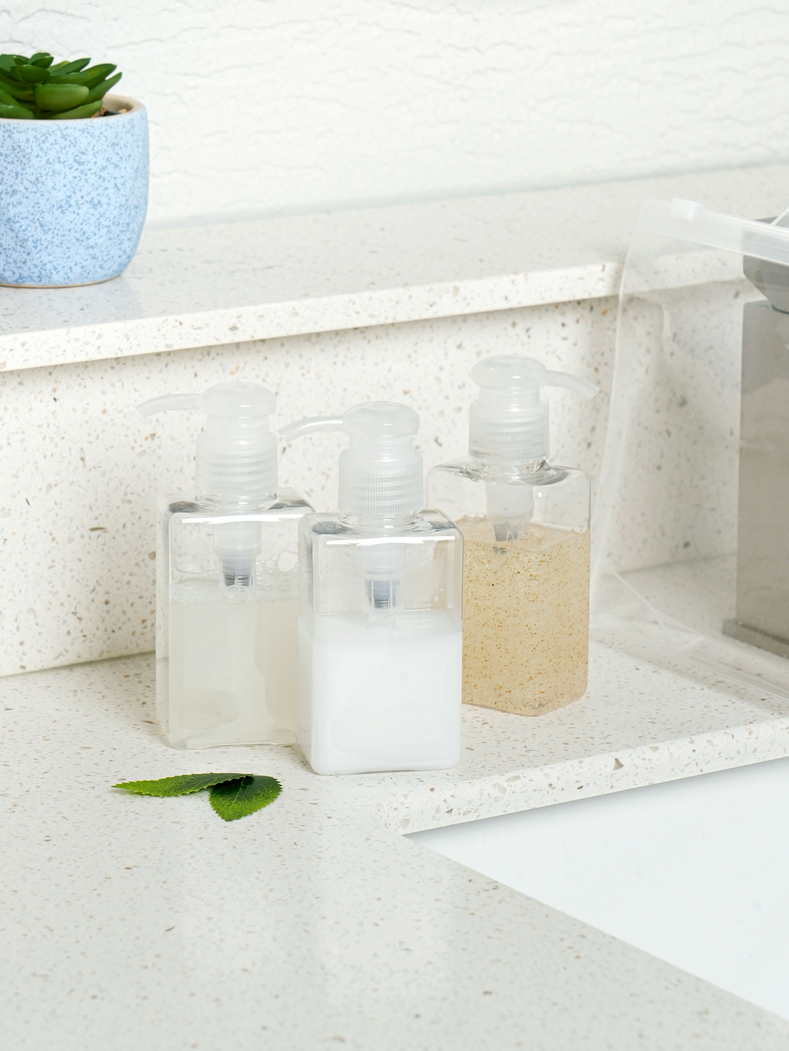 DAISO Travel container set (100ml/3 pieces)