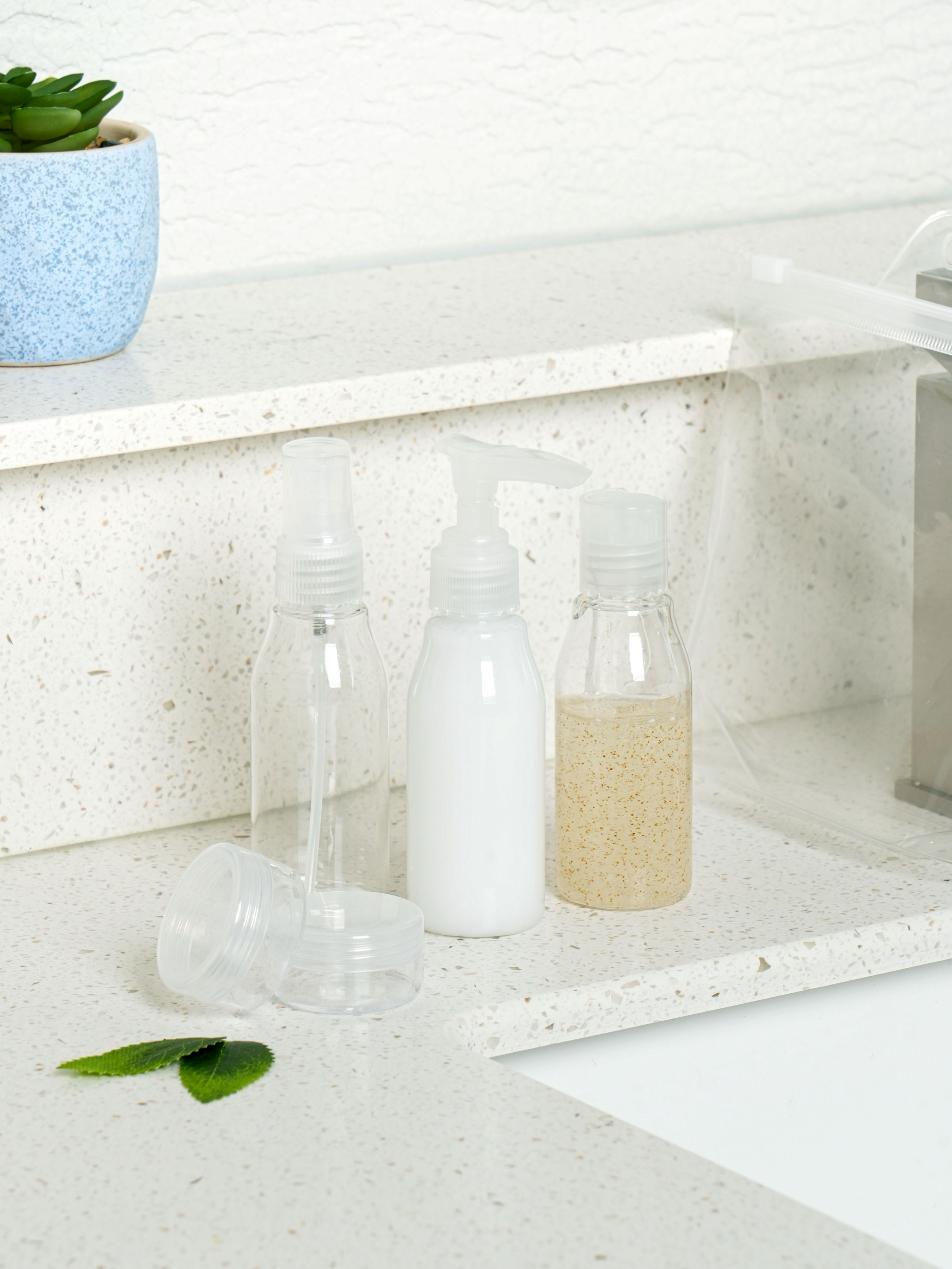 DAISO 60ml transparent travel container set (5P/SET)