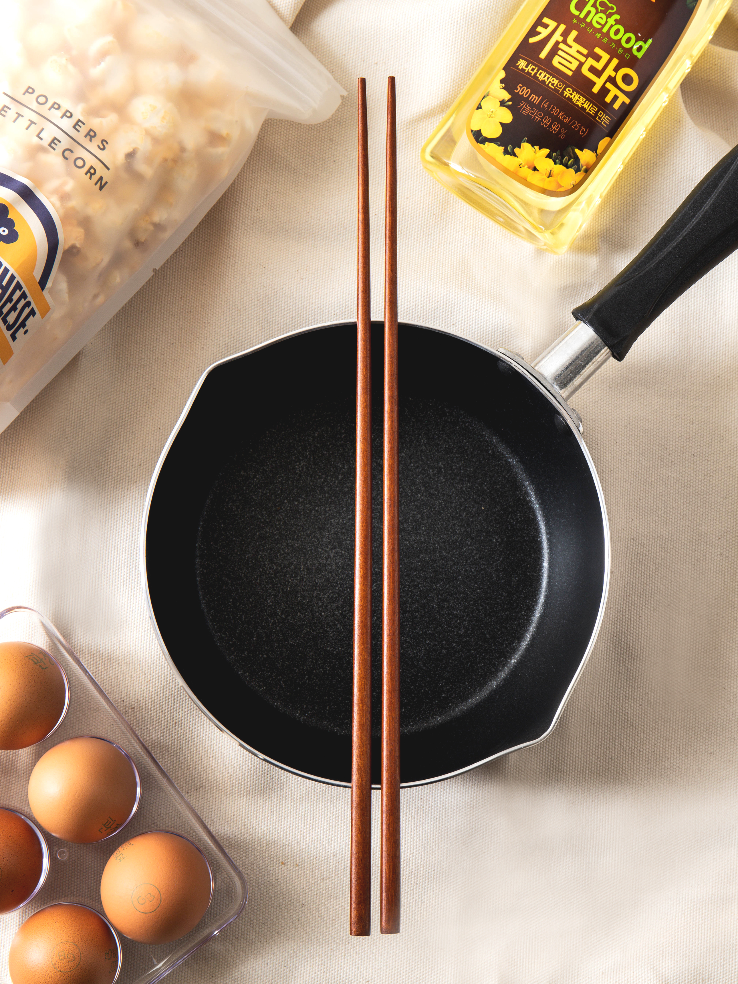 DAISO Natural lacquer wooden fried chopsticks (33.5cm)