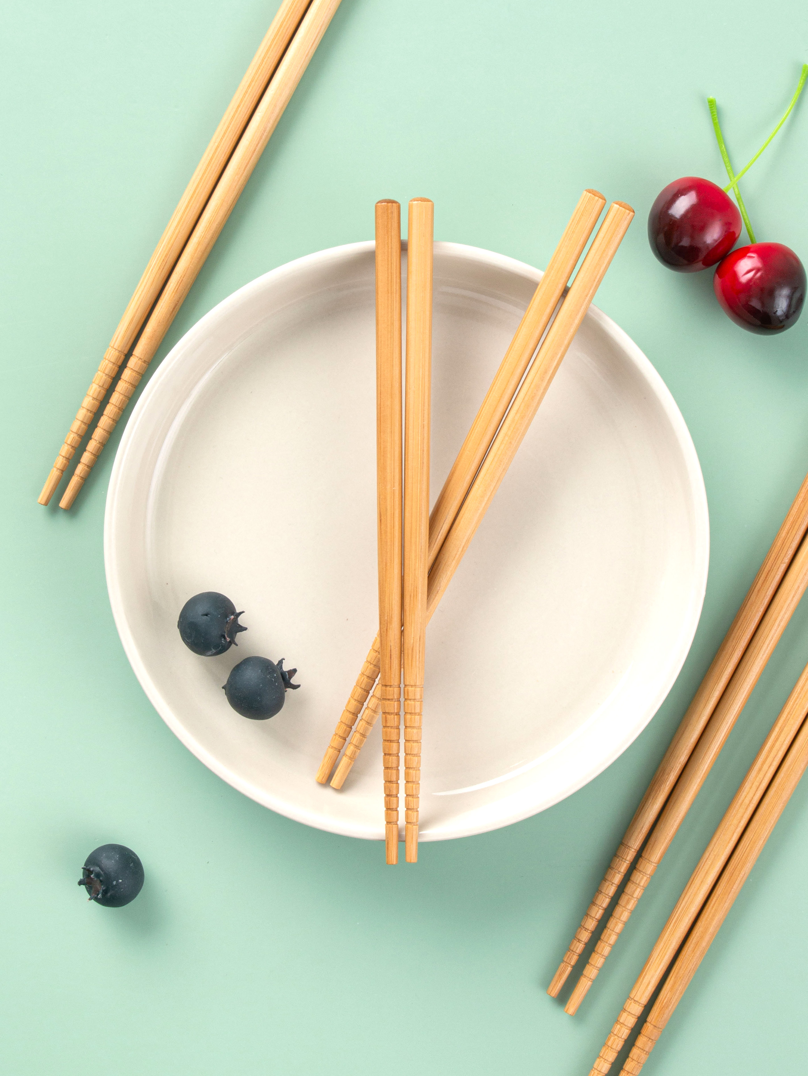 DAISO Set of 5 short bamboo chopsticks (18cm)