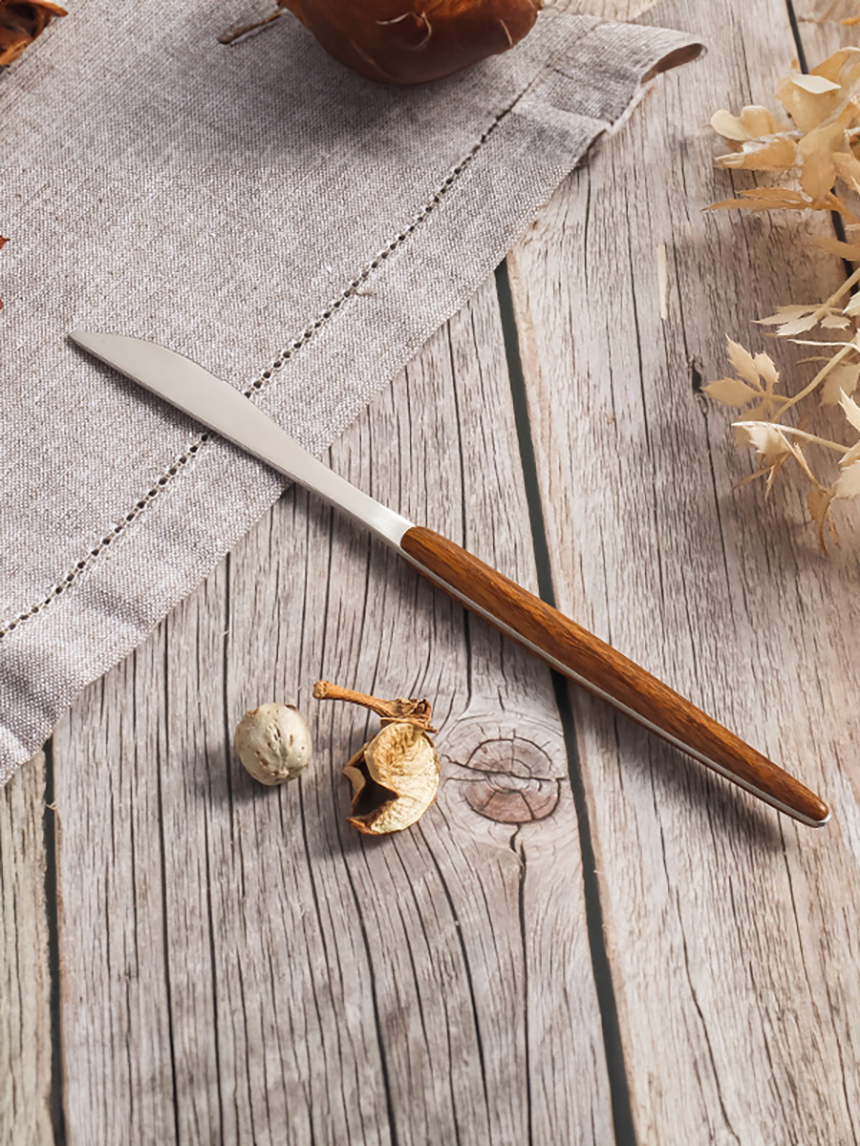 DAISO Wooden handle knife (21cm)