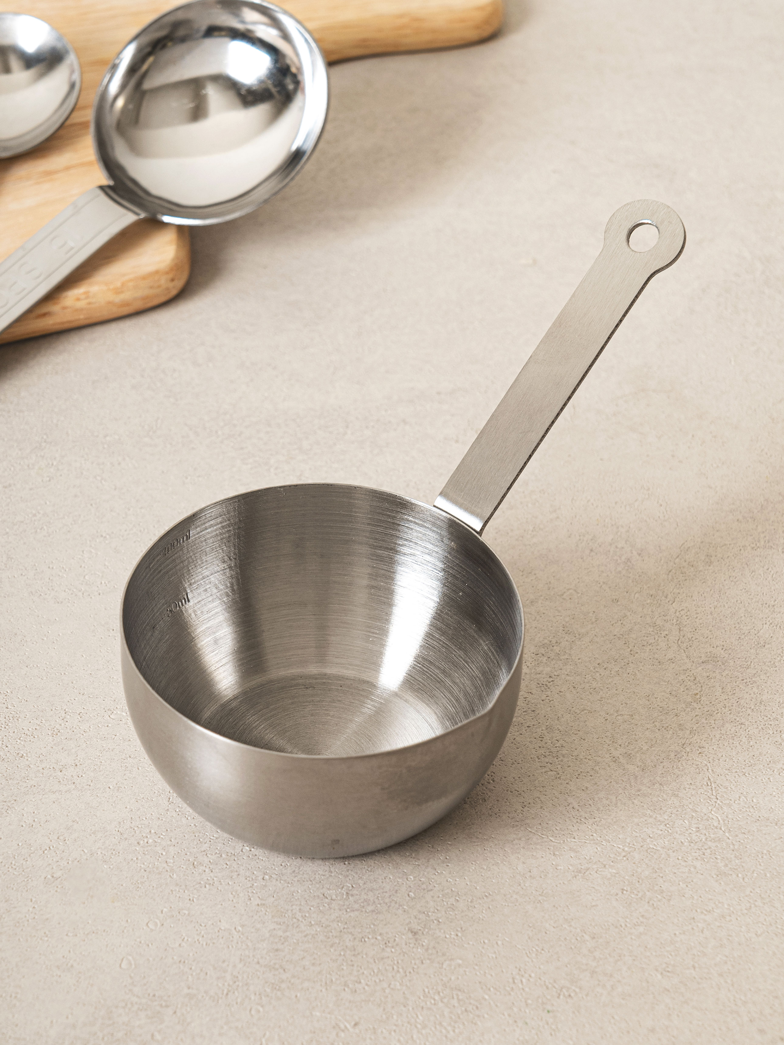 DAISO Measuring bowl with handle (100ml) (straight)