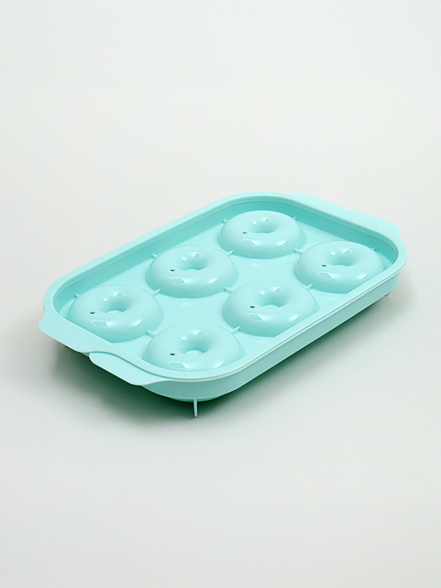 DAISO Ice tray 6 (donut shaped)