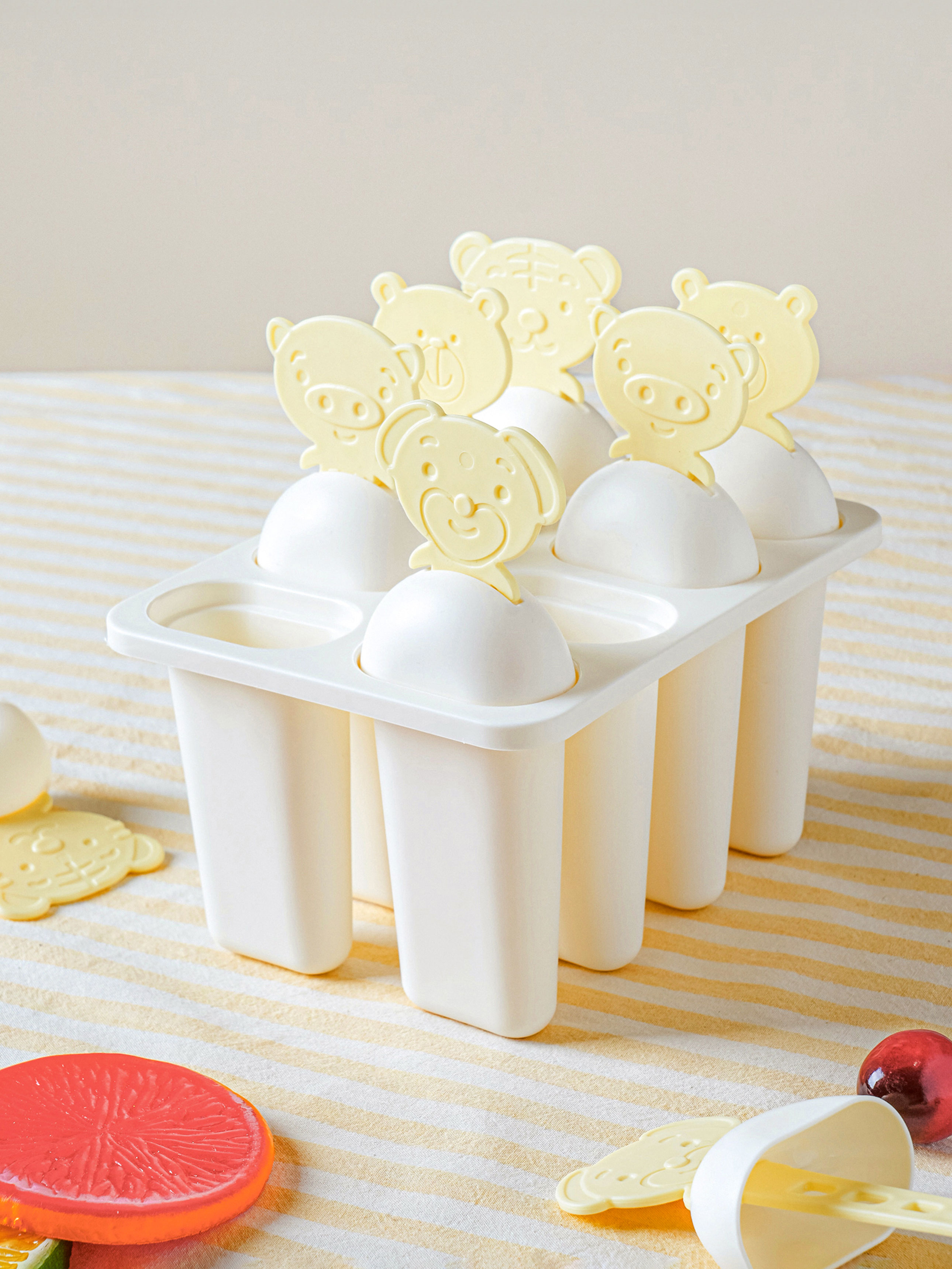 DAISO Animal shaped candy machine (8 holes)