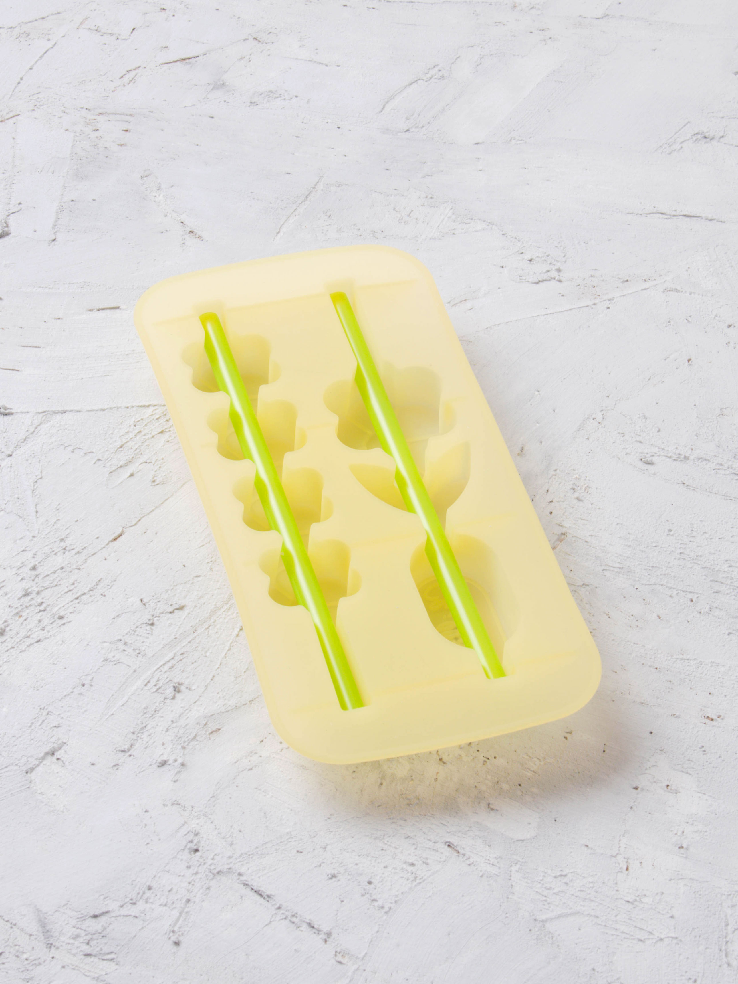 DAISO Picnic Straw Ice Tray