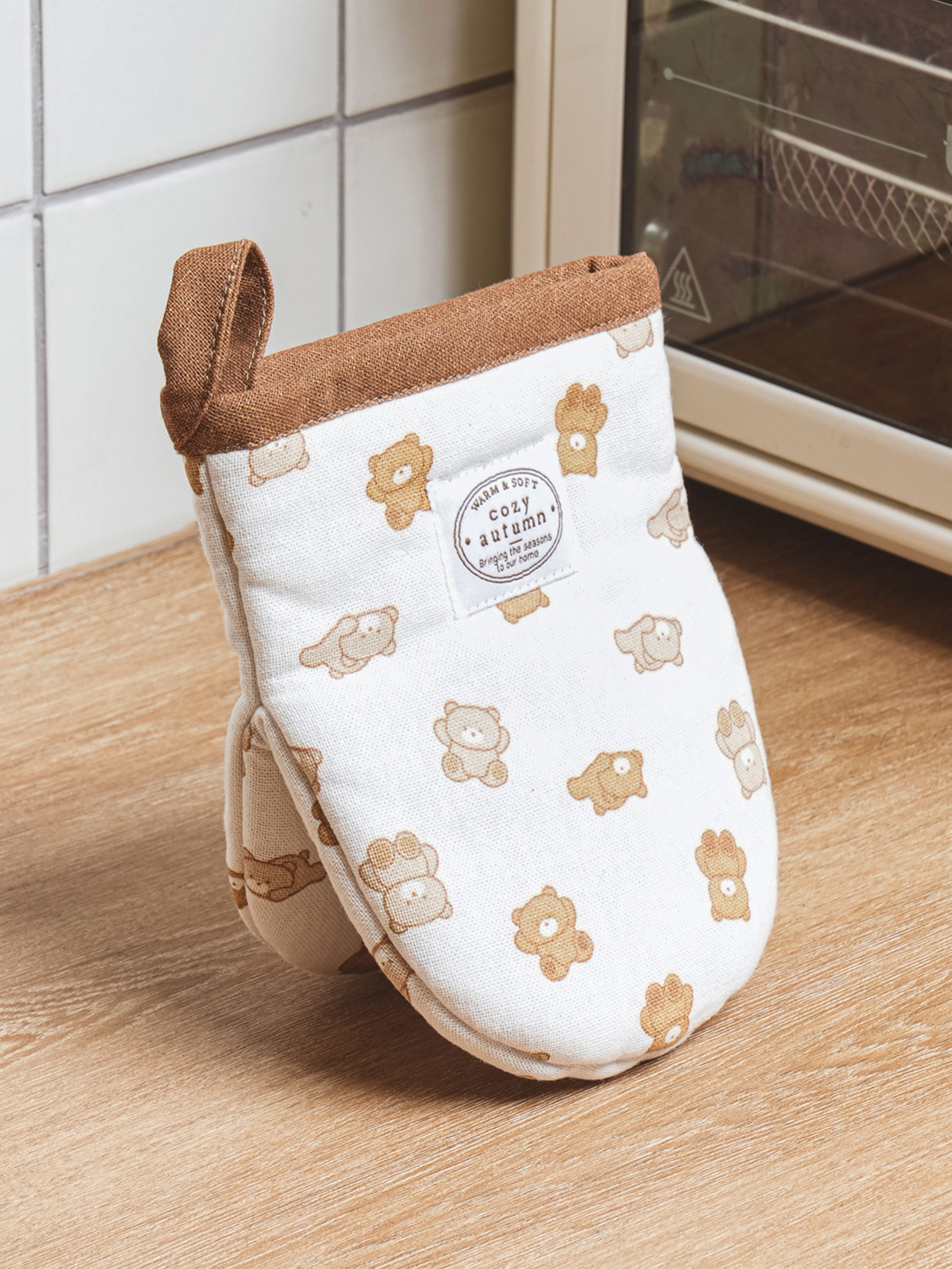 DAISO CozyTum_Teddy Bear Patterns Kitchen Gloves