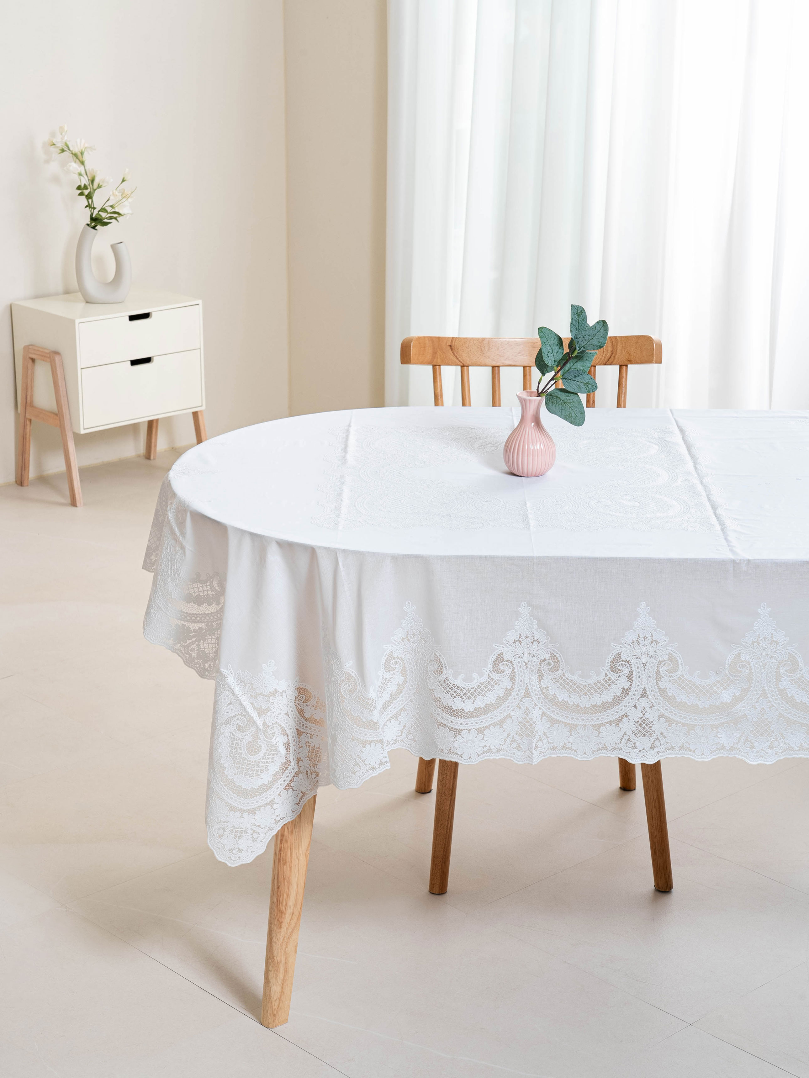 DAISO Flower Patterns Tablecloth (135cm)