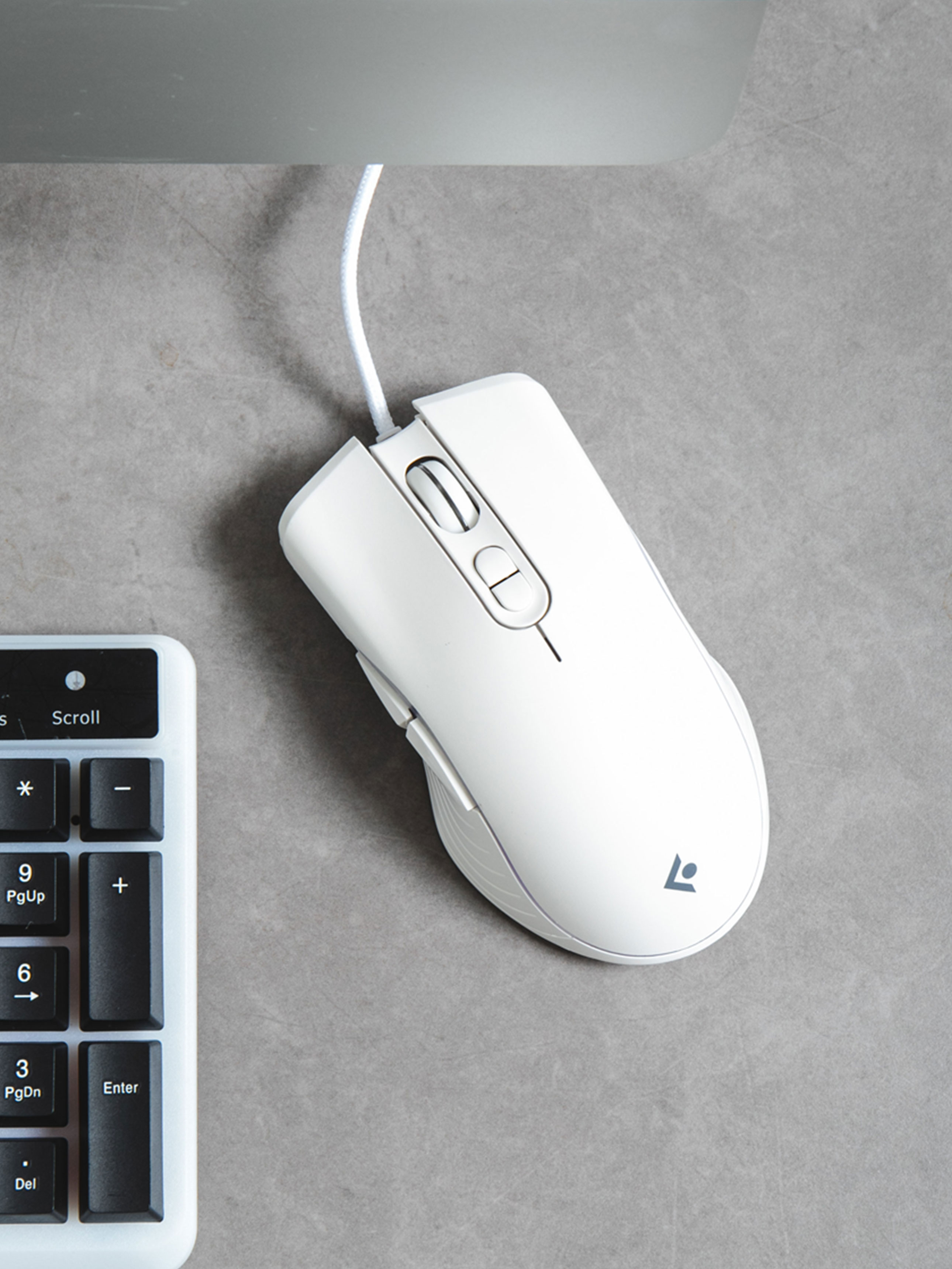 DAISO LED light wired mouse White