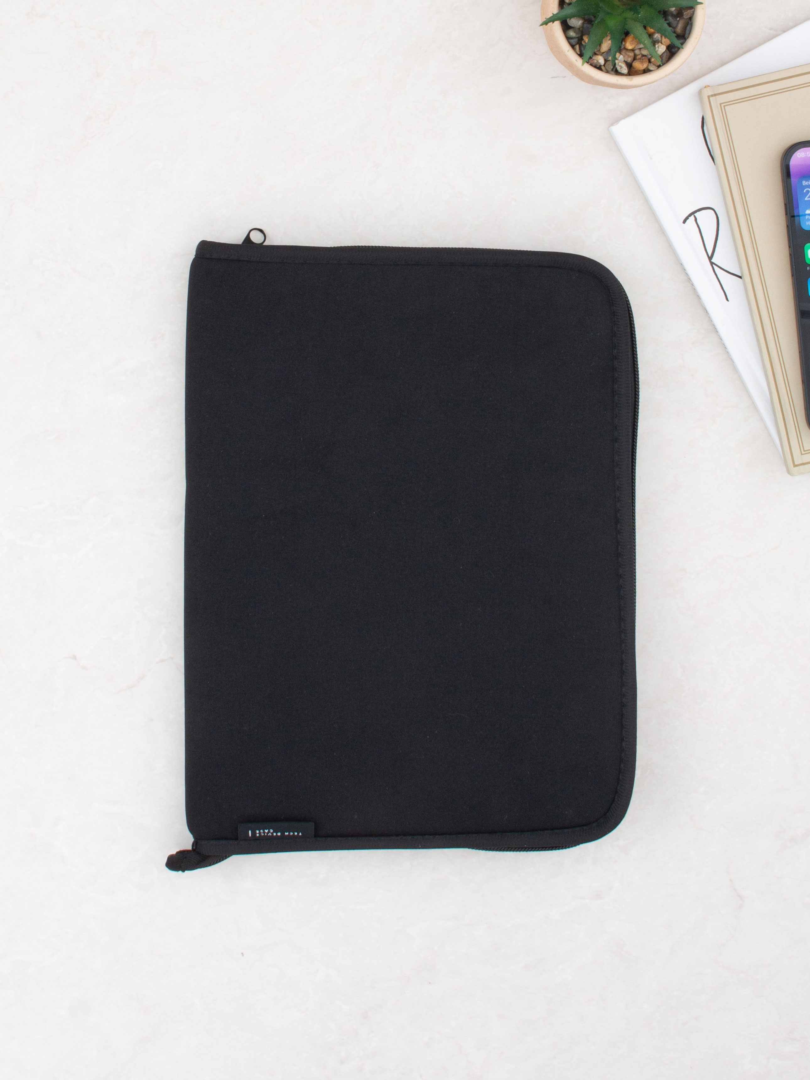 DAISO Tech Device Tablet Pocket Pouch (11 Inch)