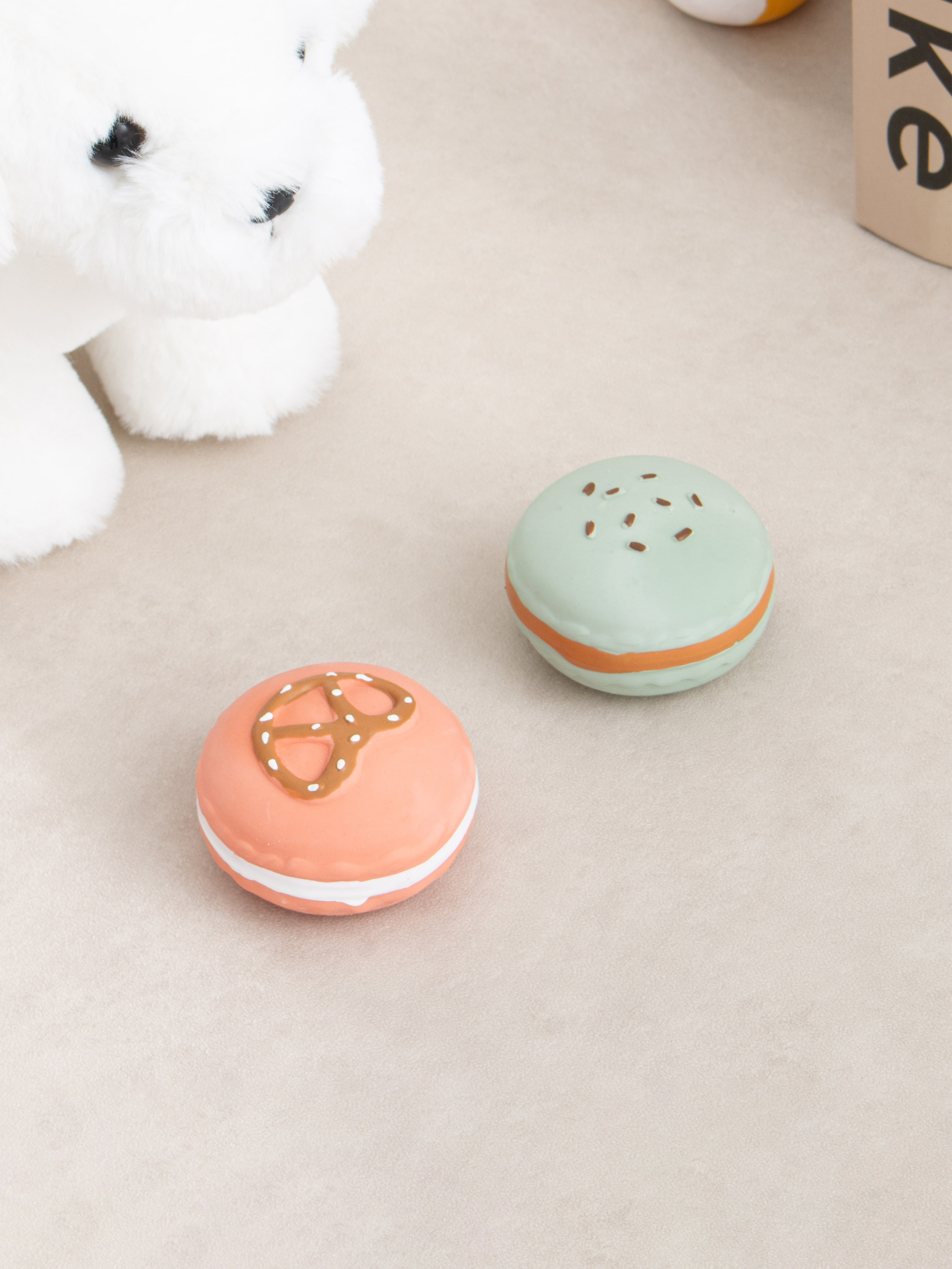 DAISO Pet Macaroon Latex Toy