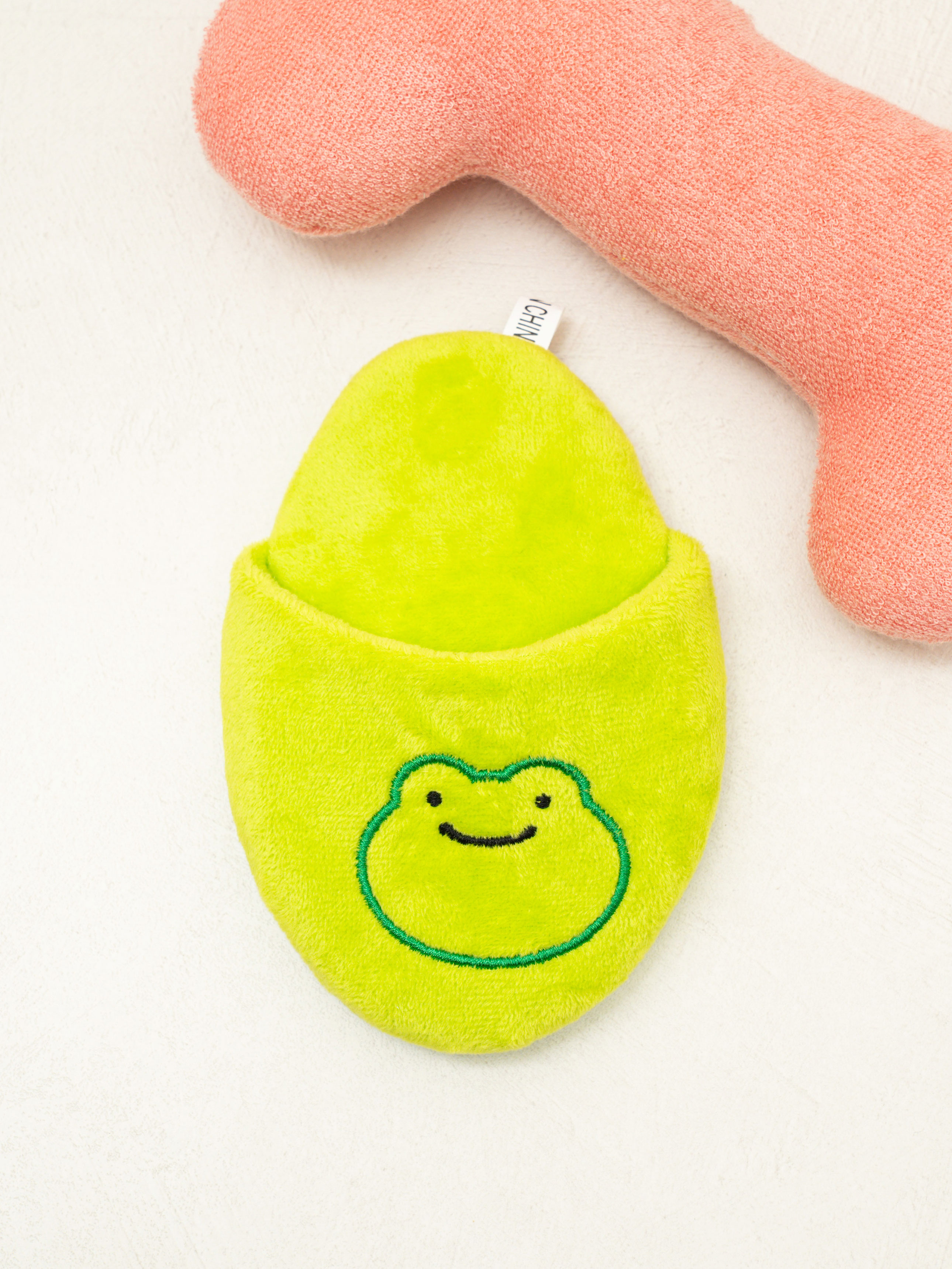 DAISO Pet embroidery point slipper toy_frog