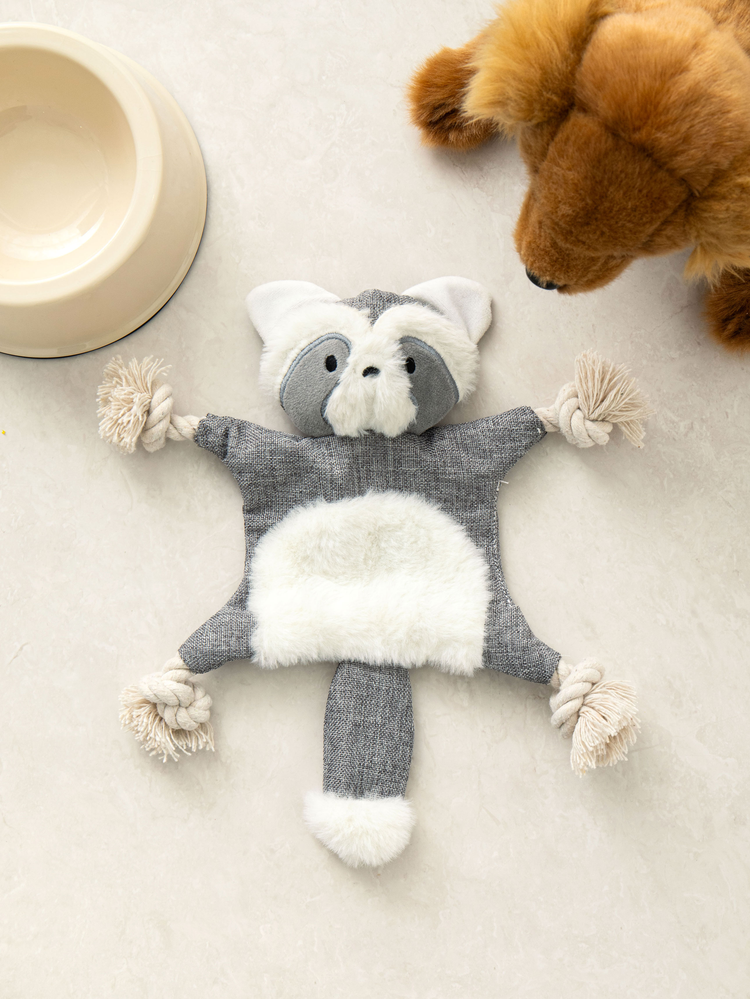 DAISO Pet Raccoon Rustling Flat Toy