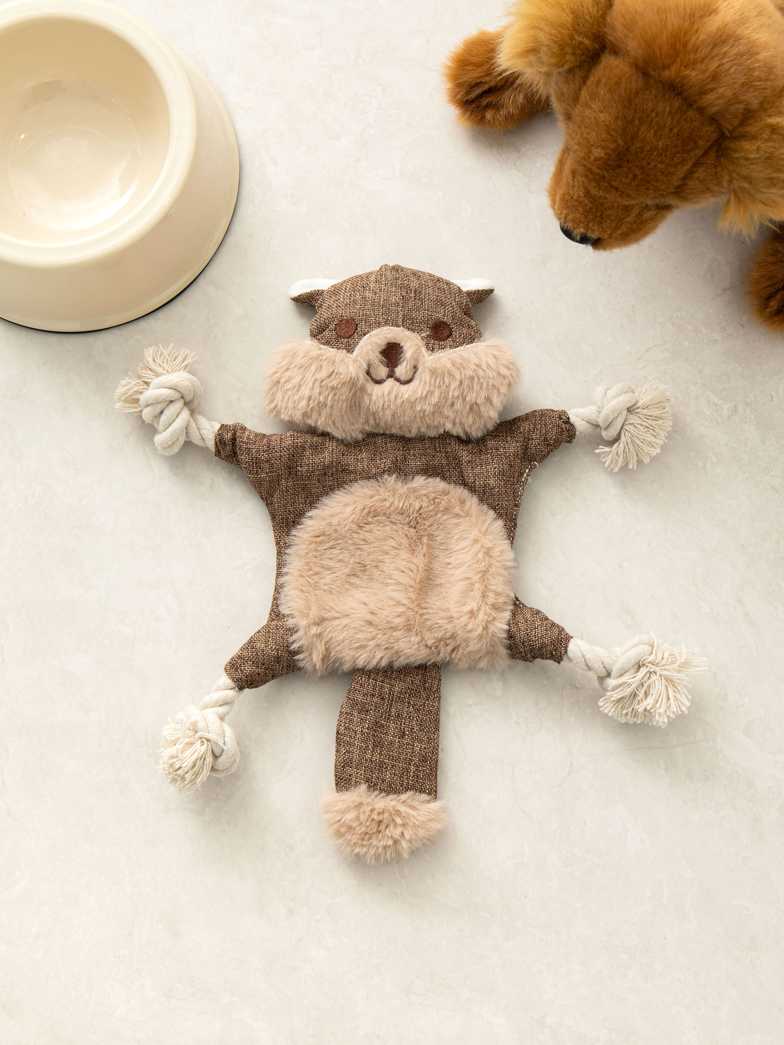 DAISO Pet Squirrel Rustle Flat Toy