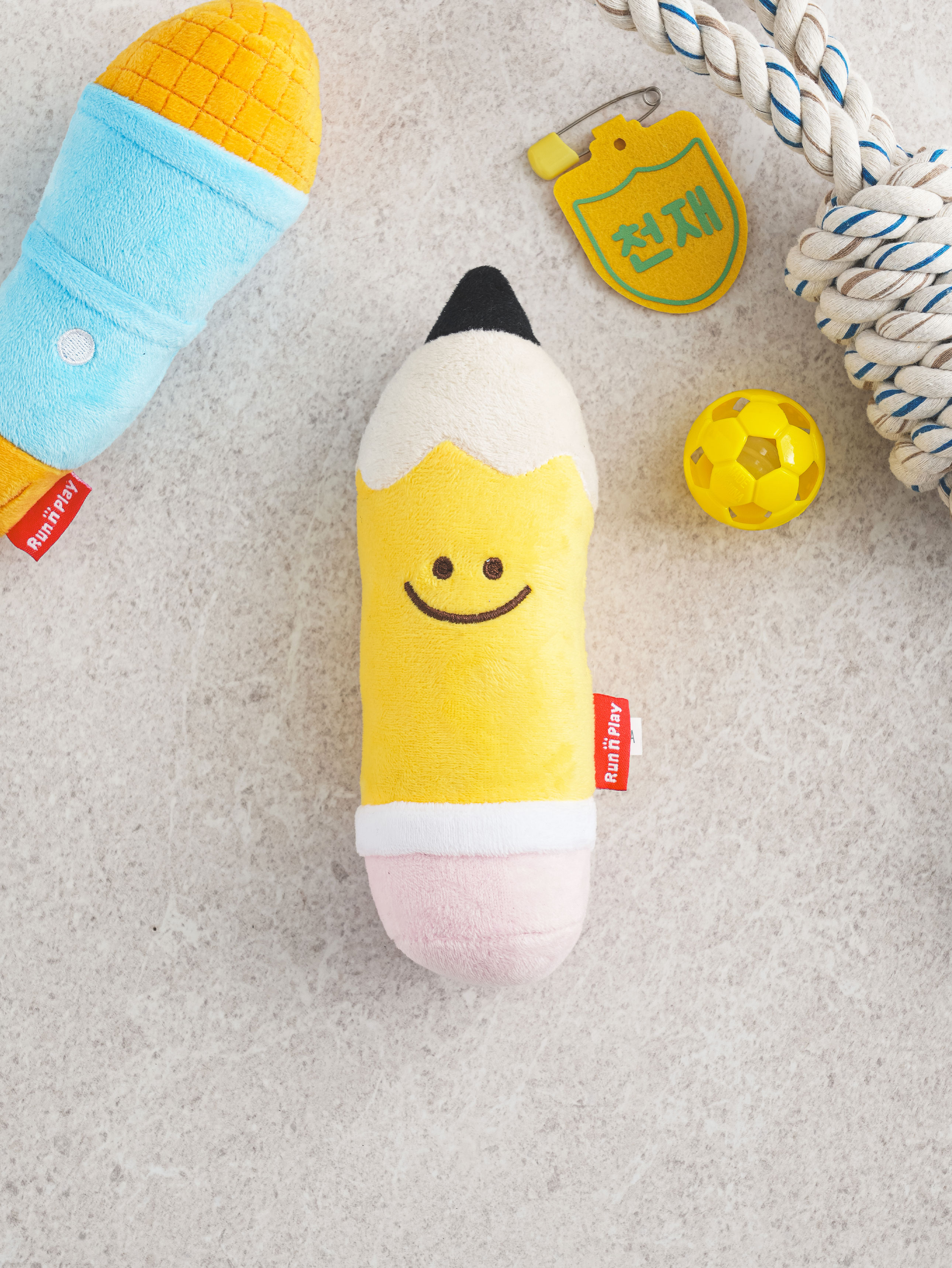 DAISO Pet_Pencil Shape Plush Toy