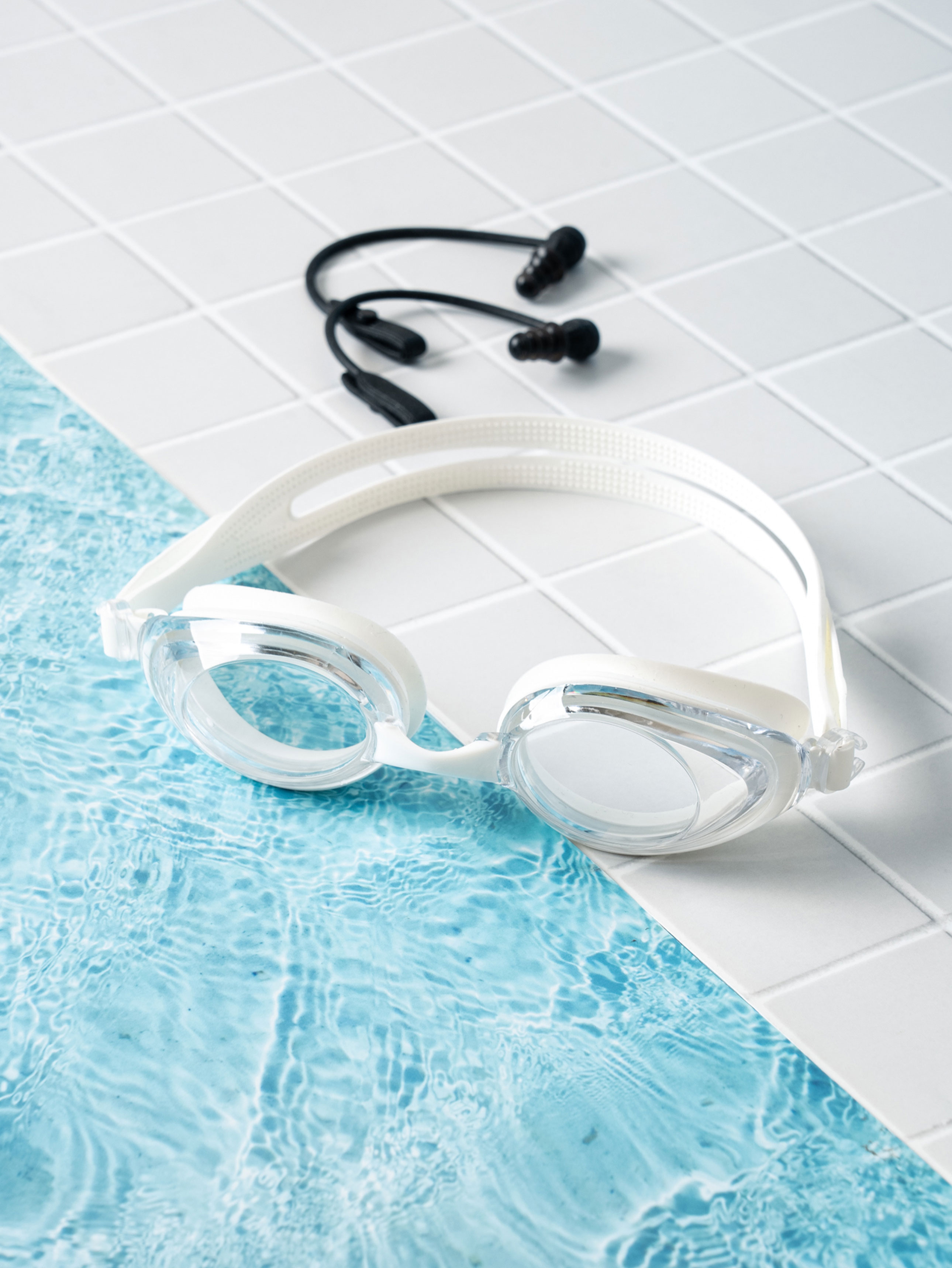 DAISO Adult goggles _White