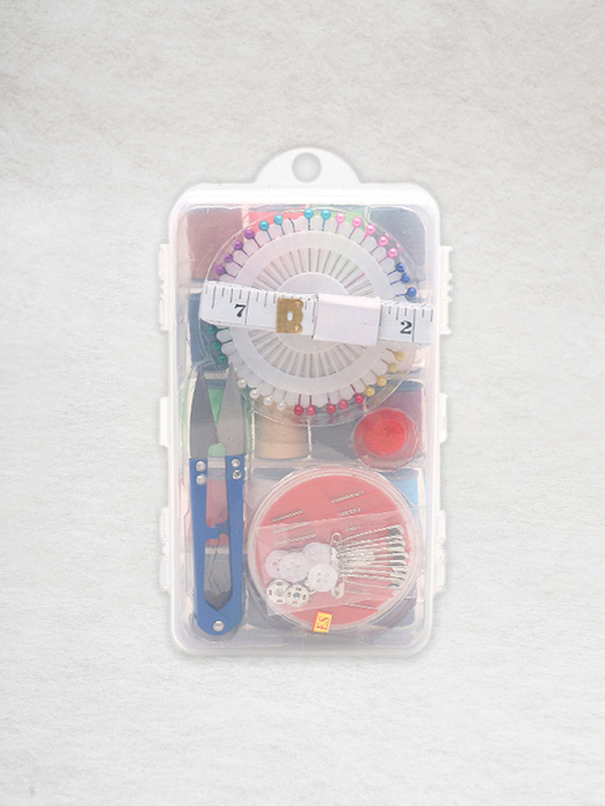 DAISO Sewing set