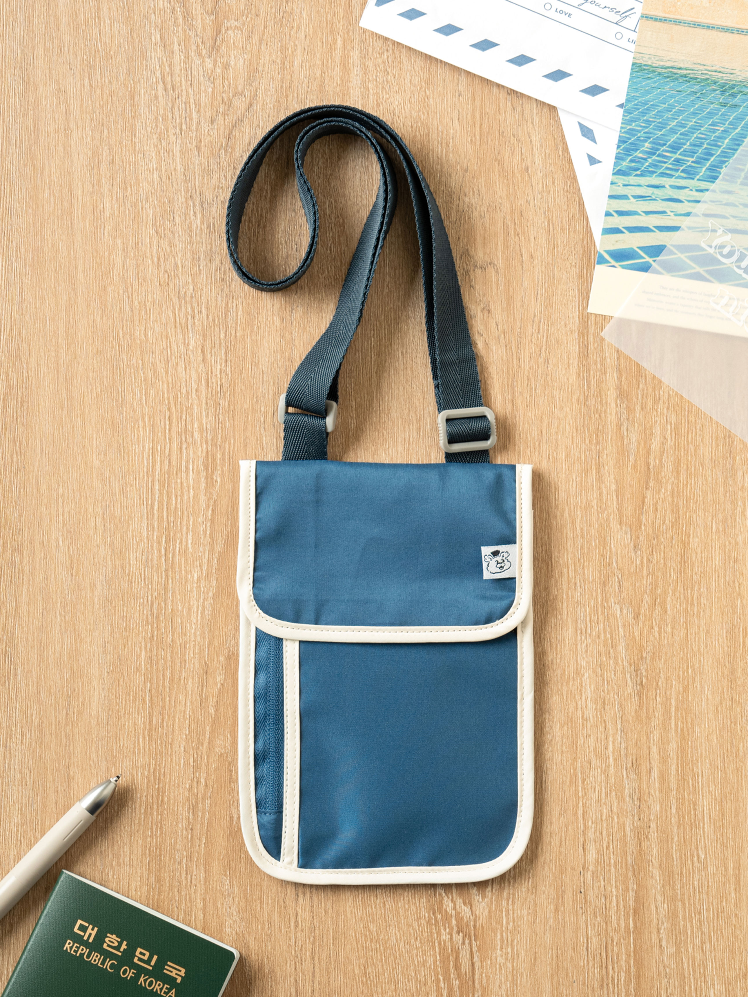 DAISO Travel_RFID Blocking Cross Passport Bag (Navy)