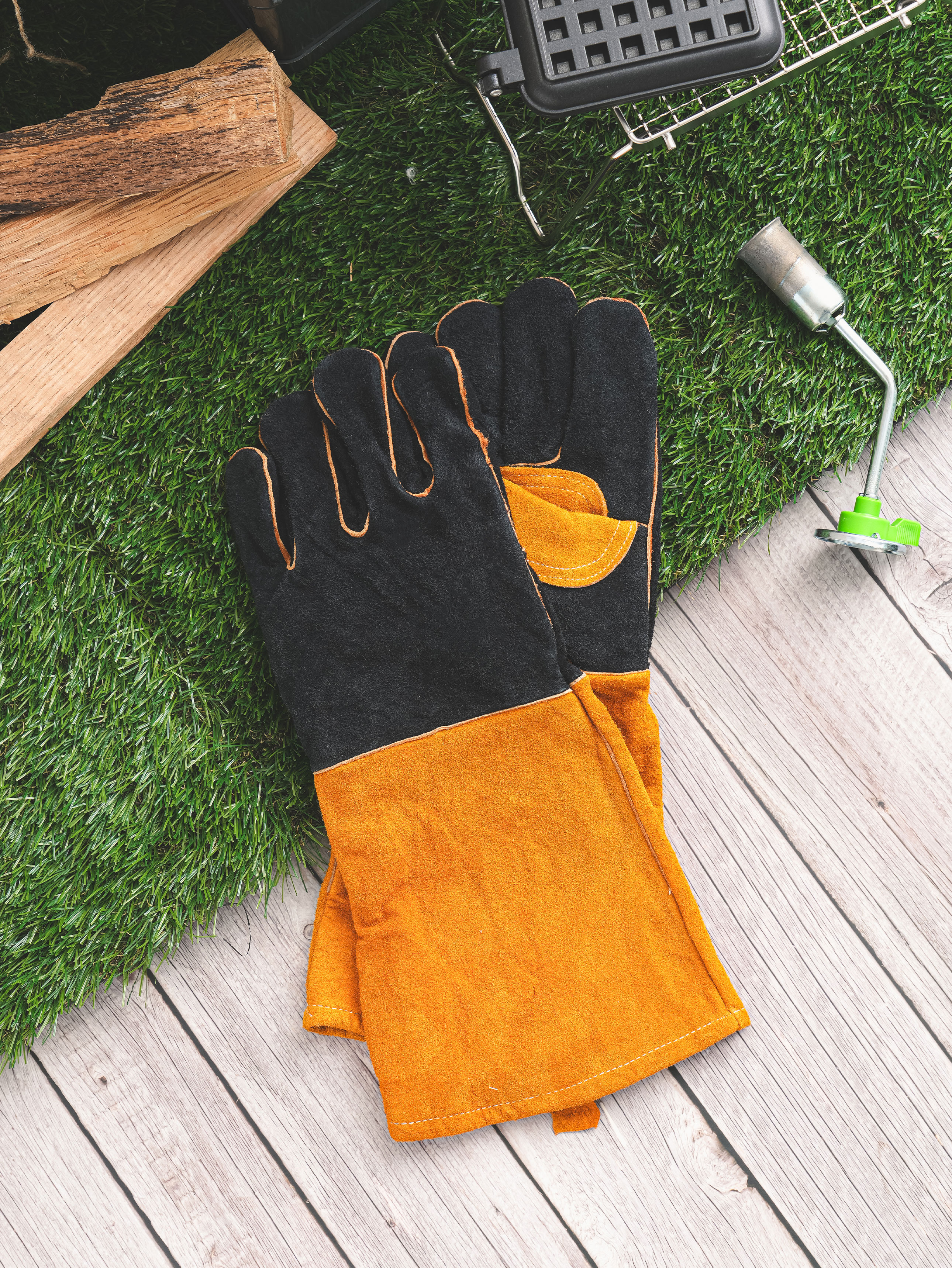 DAISO Camping BBQ Leather Gloves (Long Neck)