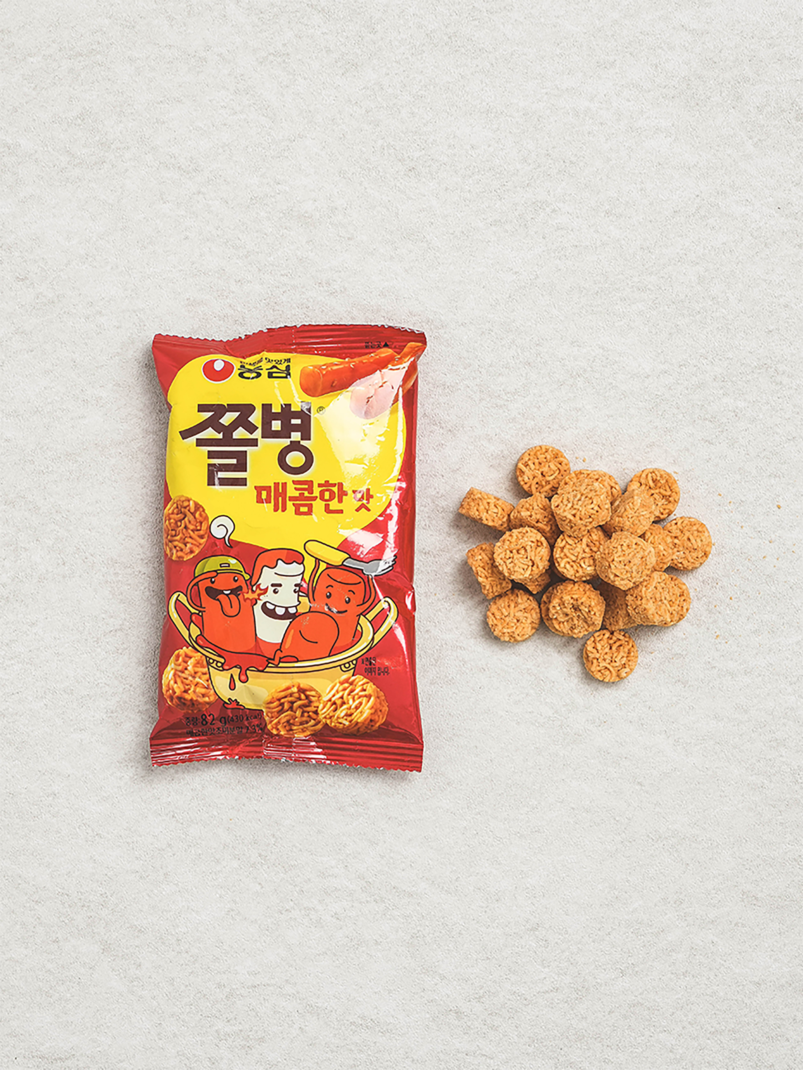 DAISO Nongshim Jjolbyeong Spicy Flavor (82g)