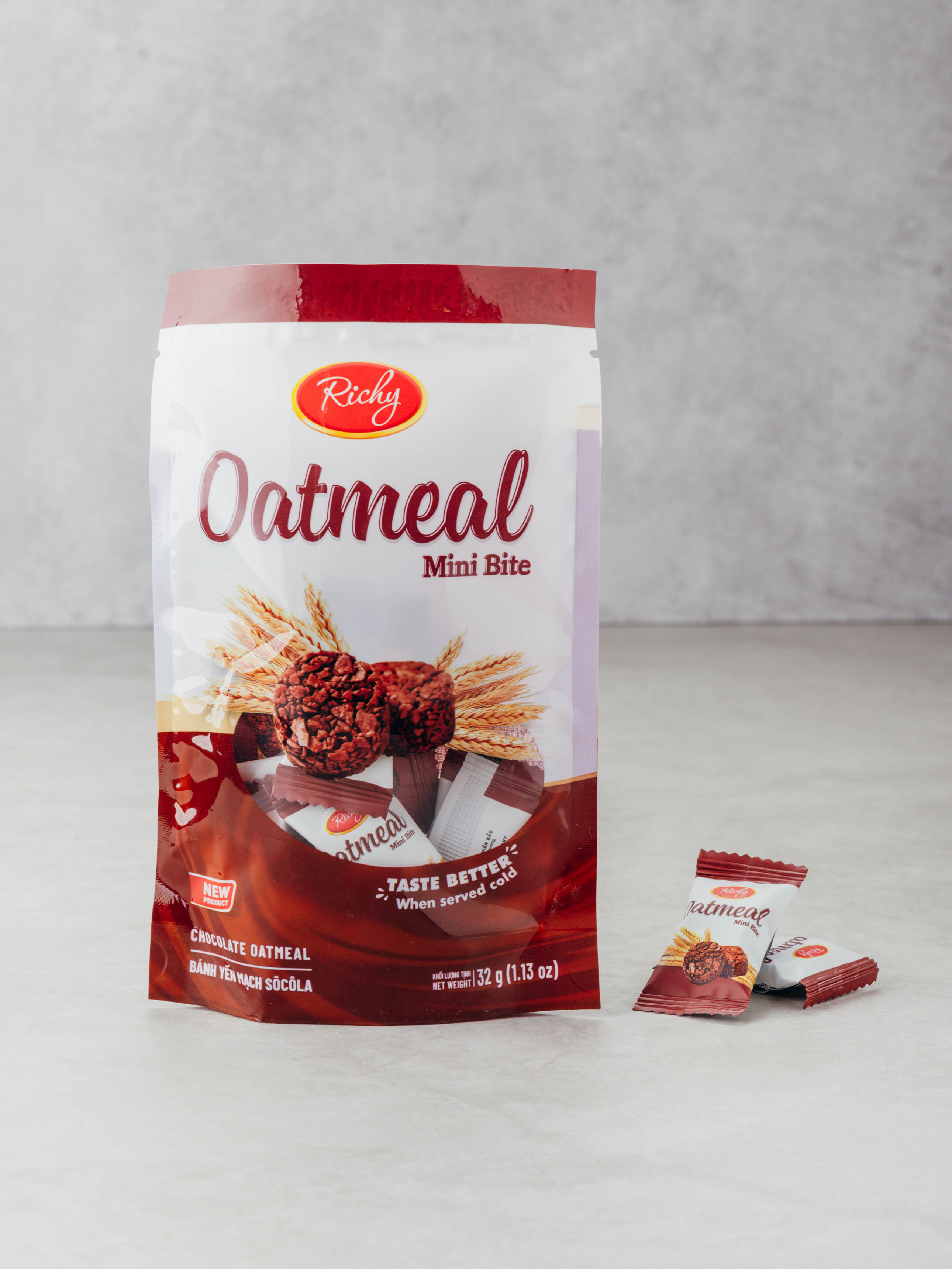 DAISO Oatmeal Chocolate Mini Bites (32g)