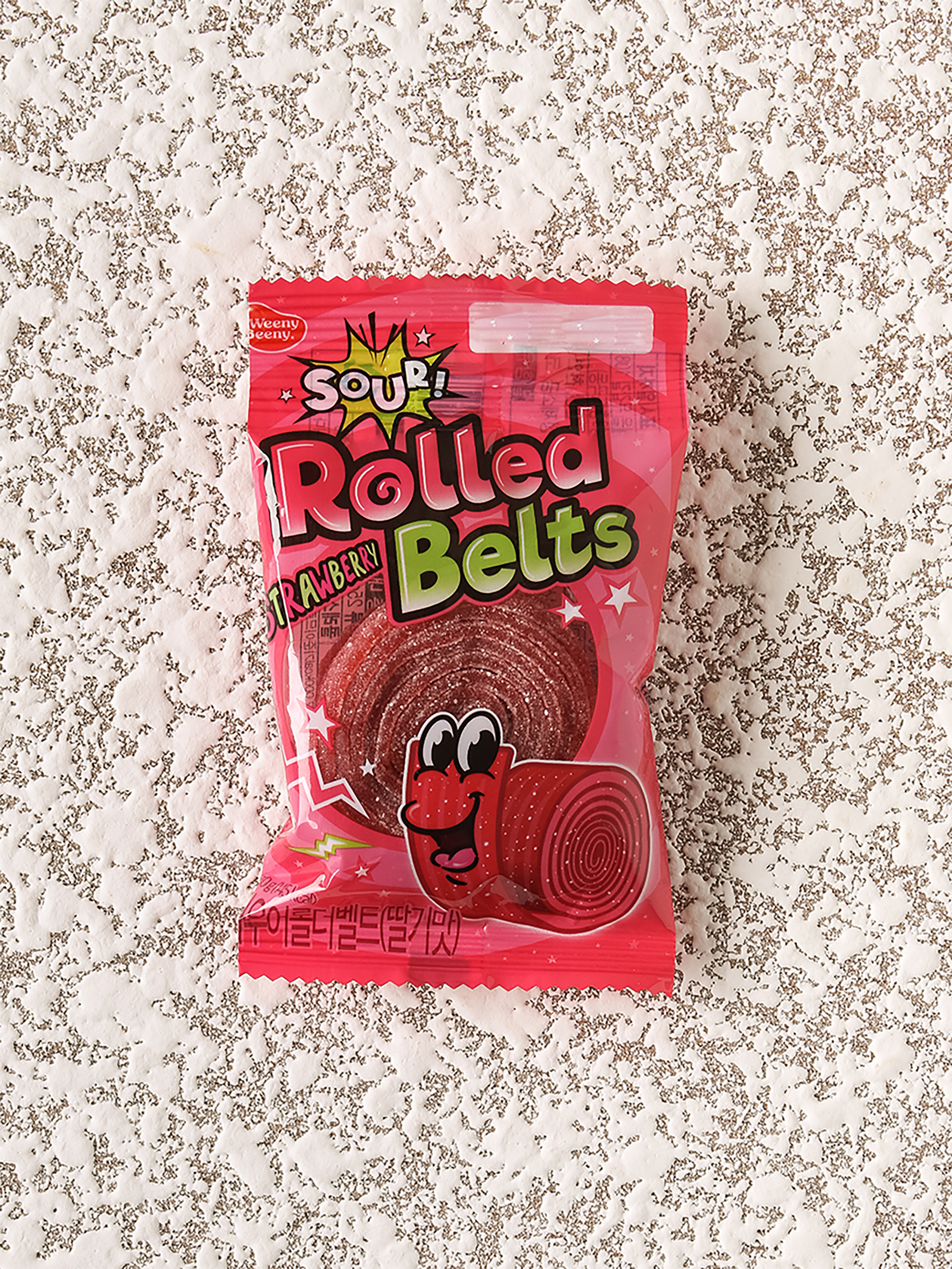 DAISO Sour Roll Bert Strawberry (40g)