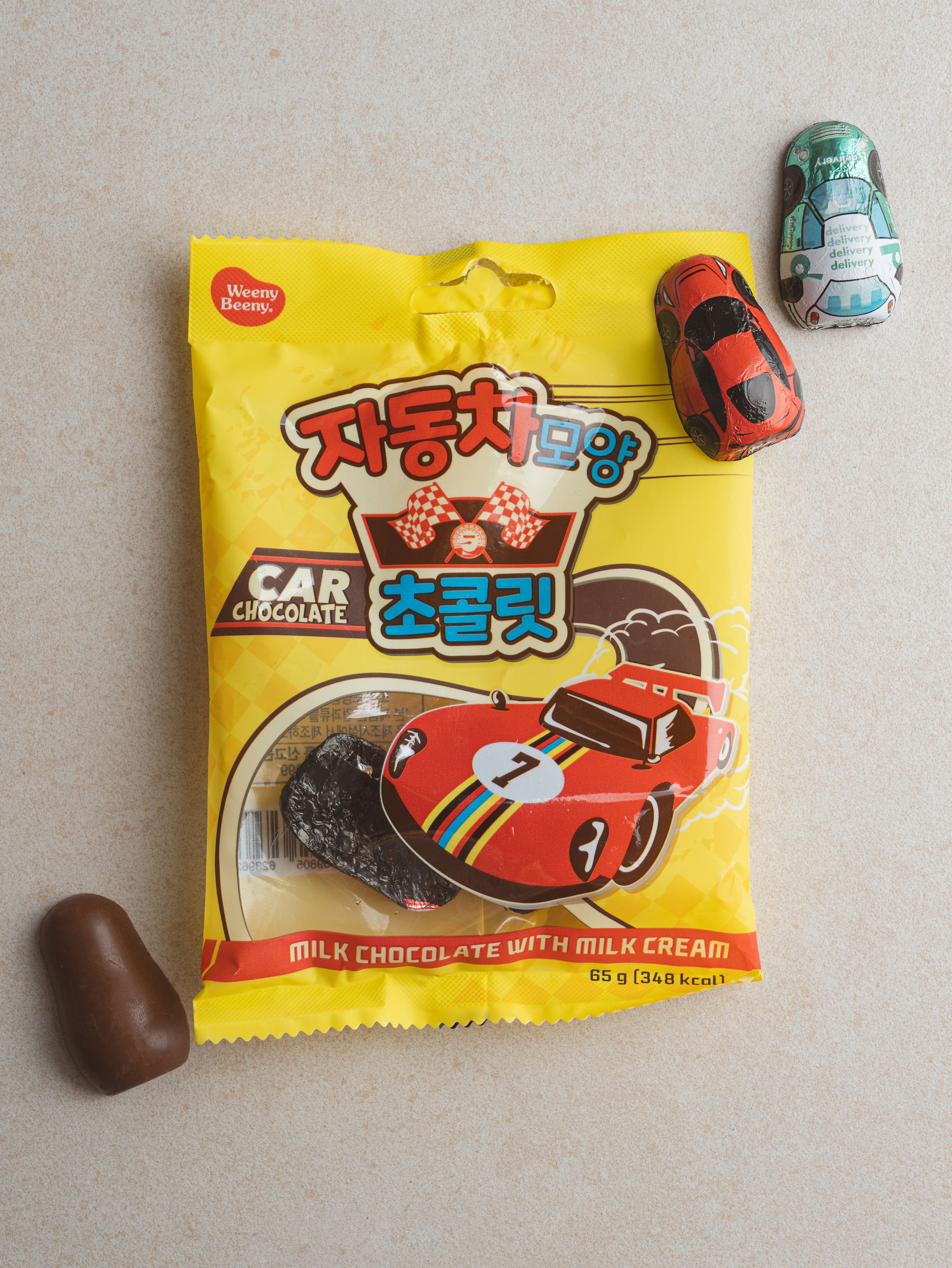 DAISO Car shaped chocolate (65g)