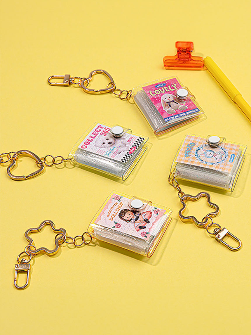 DAISO Polku_Heart Keyring Mini Album (8 sheets/16 pockets)